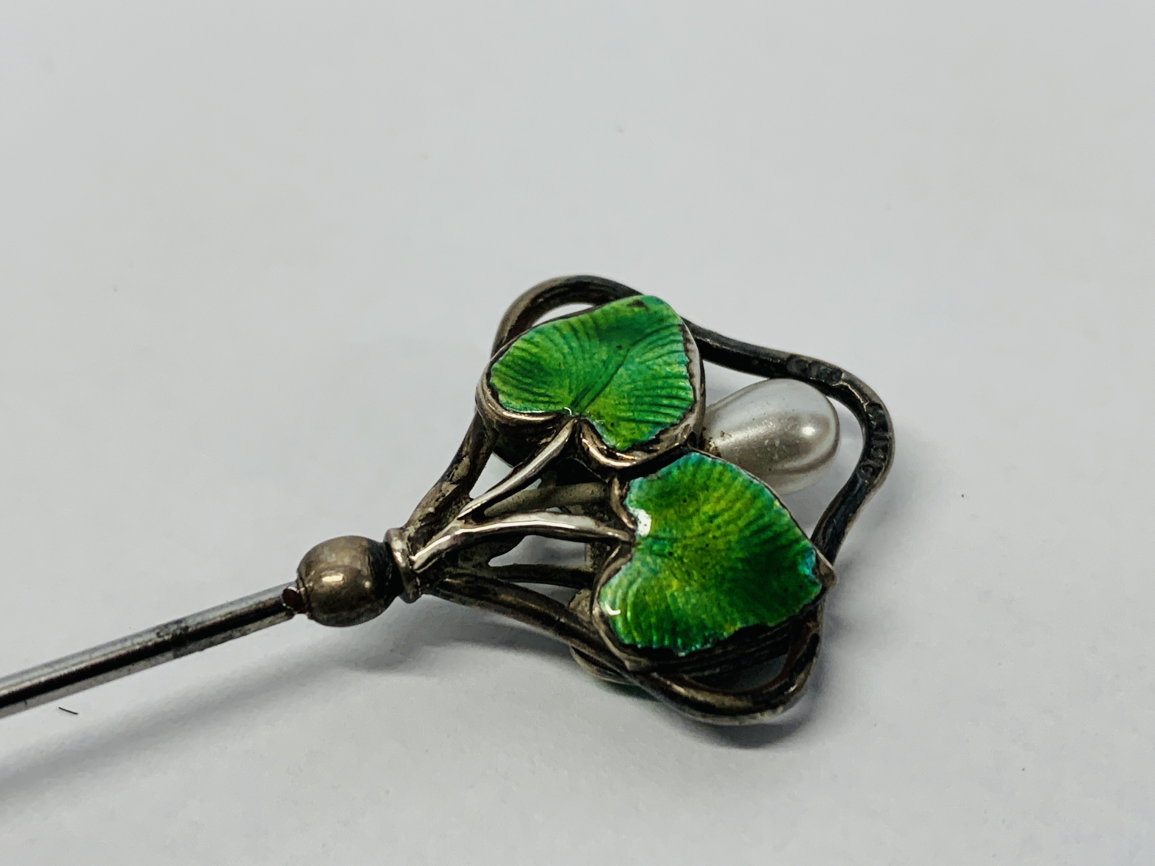 THREE SILVER HAT PINS: IVY LEAF ENAMEL FINIAL WITH SINGLE PEARL (CHARLES HORNER), - Image 7 of 14