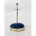 A SILVER HAT PIN STAND BY L & S, BIRMINGHAM 1904, HEIGHT 11CM.