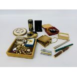 TRAY OF COSTUME JEWELLERY AND WATCHES TO INCLUDE VINTAGE COMPACTS AND PENS ETC.