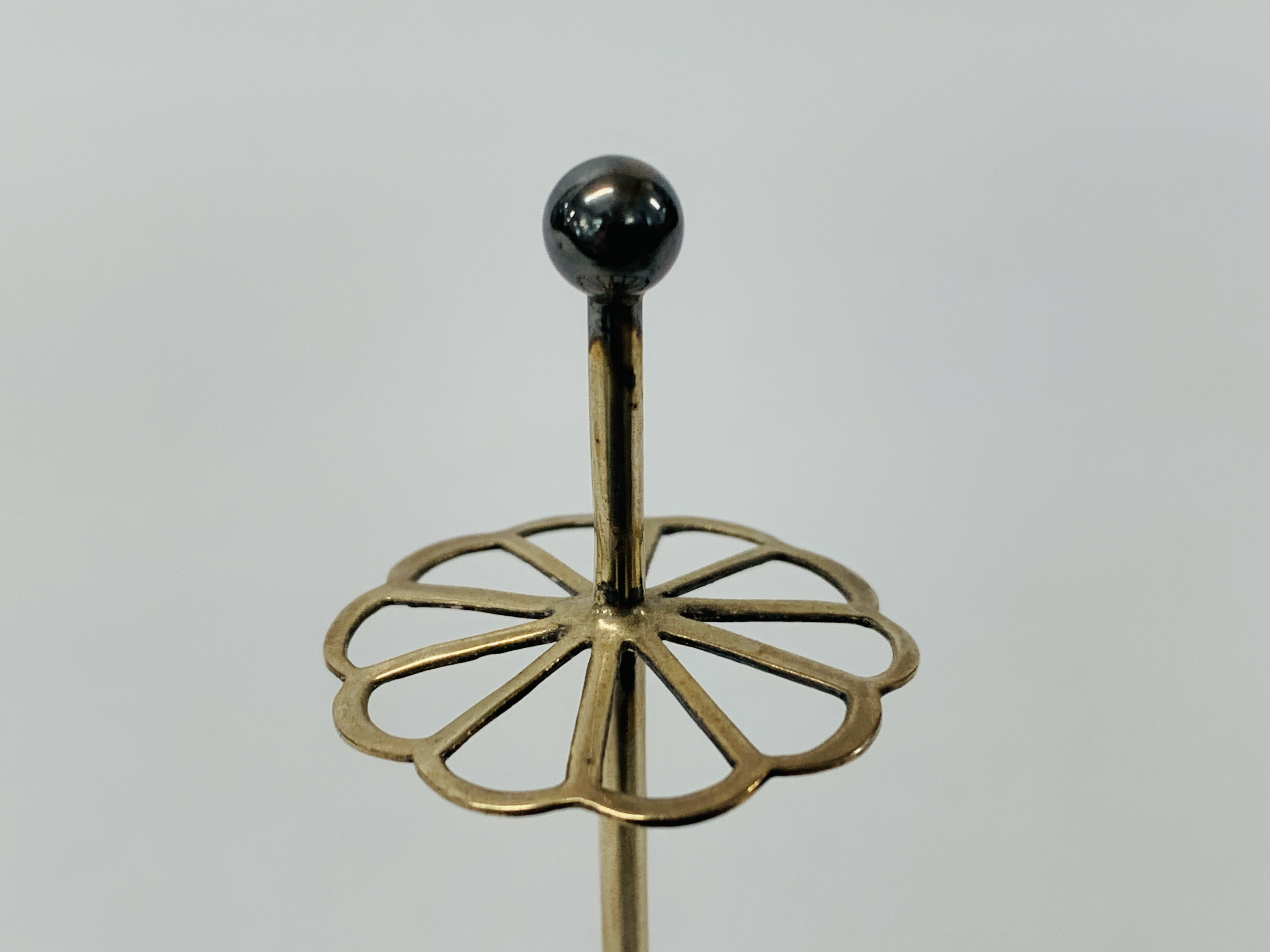 A SILVER HAT PIN STAND BY HM, BIRMINGHAM 1910, HEIGHT 13CM. - Image 3 of 9