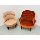 AN EDWARDIAN BUTTON BACK NURSING CHAIR UPHOLSTERED IN BURNT ORANGE VELOUR ALONG WITH A VICTORIAN