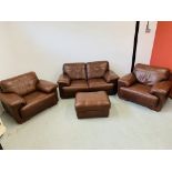 A GOOD QUALITY TAN LEATHER THREE PIECE LOUNGE SUITE WITH MATCHING FOOT STOOL