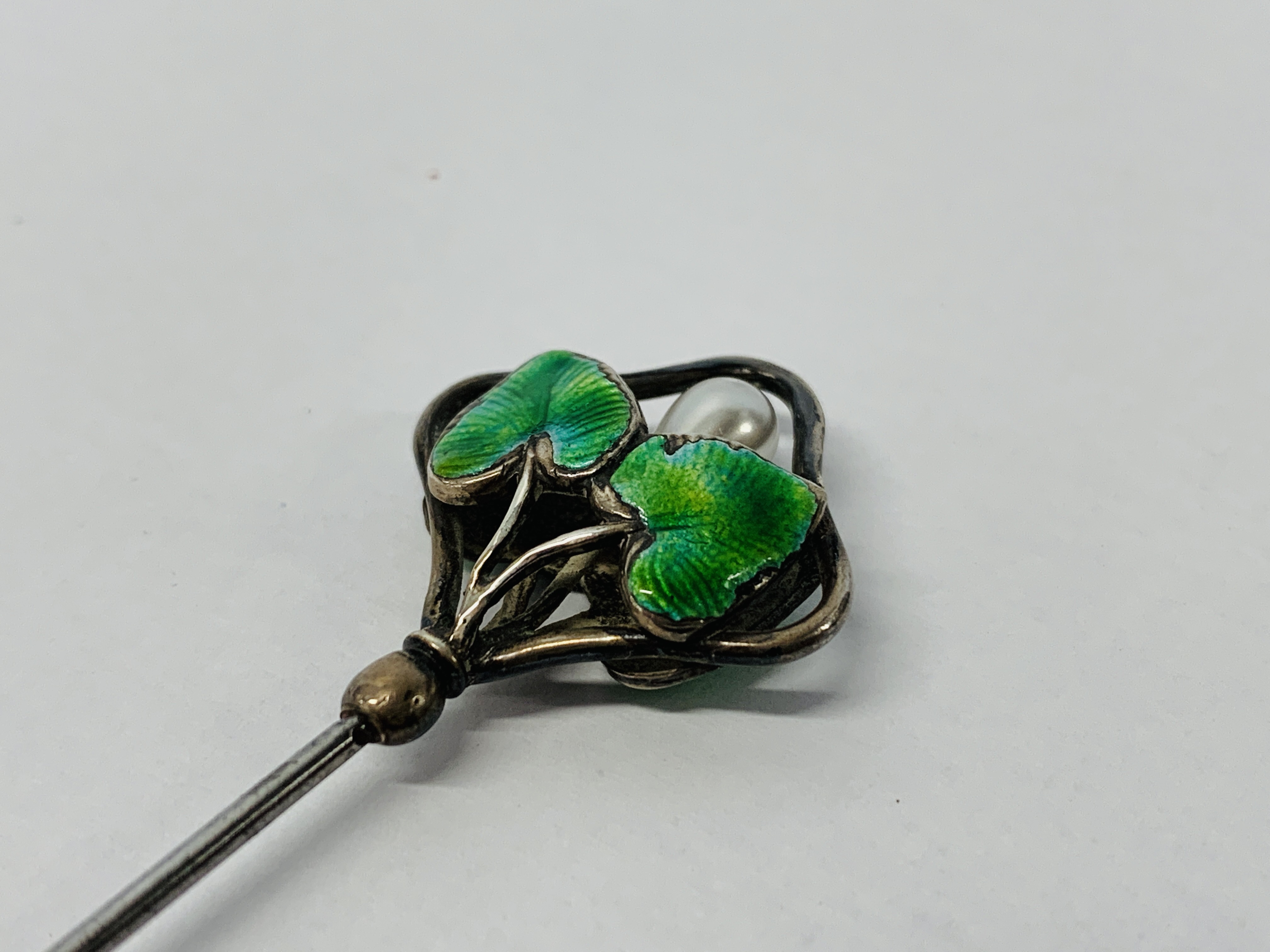 THREE SILVER HAT PINS: IVY LEAF ENAMEL FINIAL WITH SINGLE PEARL (CHARLES HORNER), - Image 6 of 14