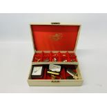 A JEWELLERY BOX & CONTENTS TO INCLUDE VARIOUS EARRINGS TO INCLUDE SILVER,