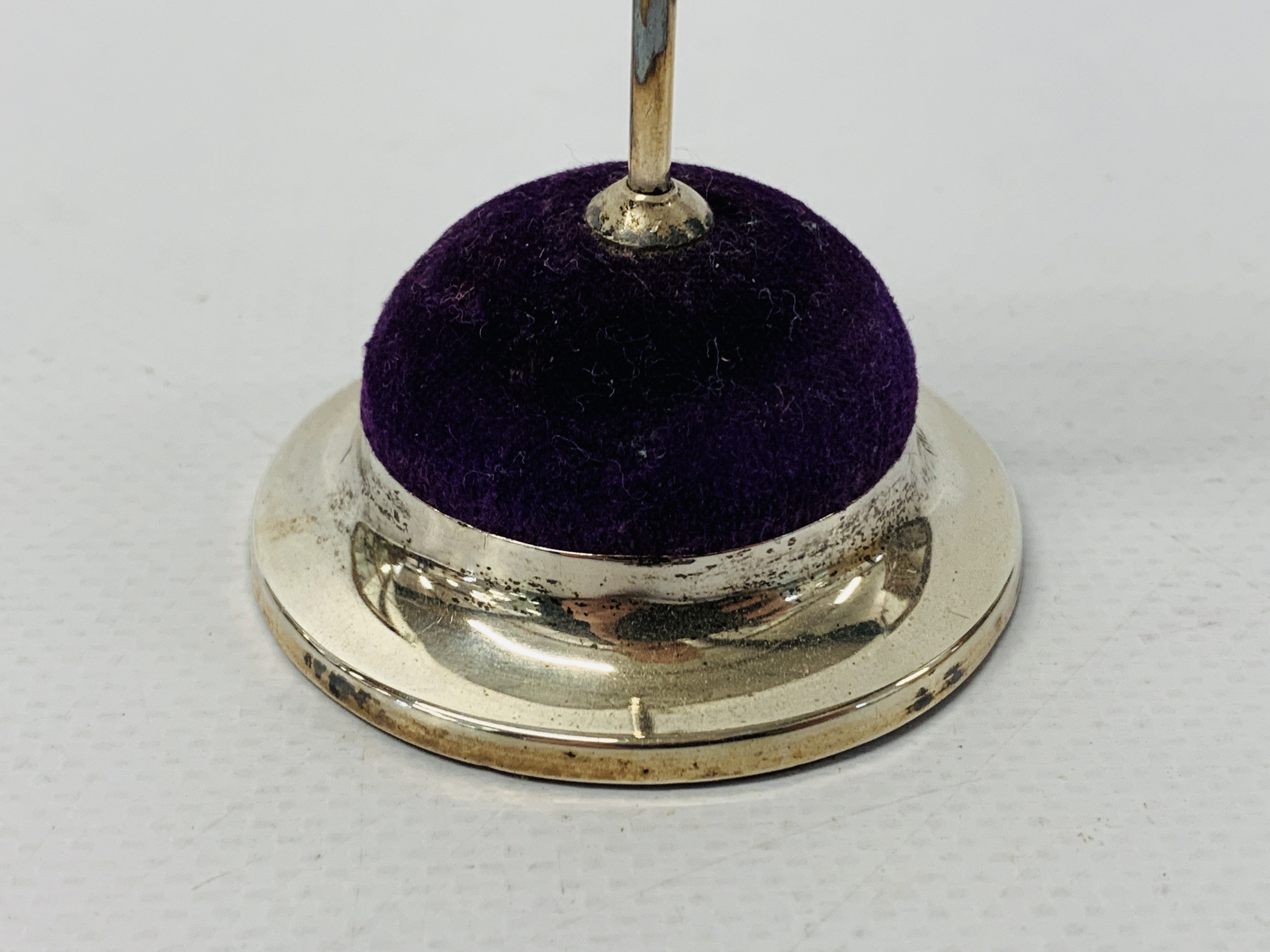 A SILVER HAT PIN STAND BY HM, BIRMINGHAM 1910, HEIGHT 13CM. - Image 6 of 9