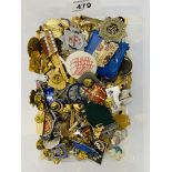 AN EXTENSIVE GROUP OF 100+ COLLECTORS BADGES TO INCLUDE MANY ENAMELLED, GIRL GUIDES, RUPERT, BOEING,