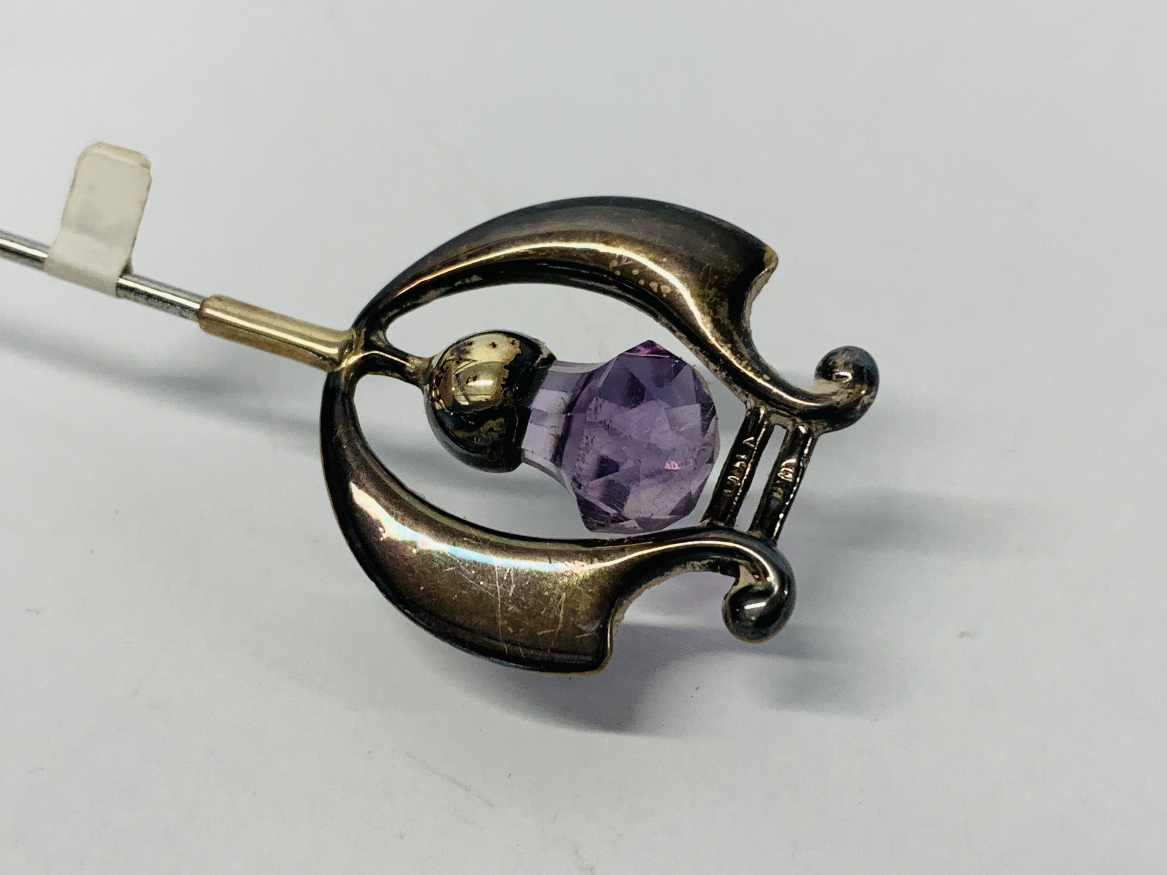 THREE SILVER CHARLES HORNER SILVER HAT PINS, EACH SET WITH A SINGLE AMETHYST, ONE LOOSE STONE, 25, - Image 7 of 10