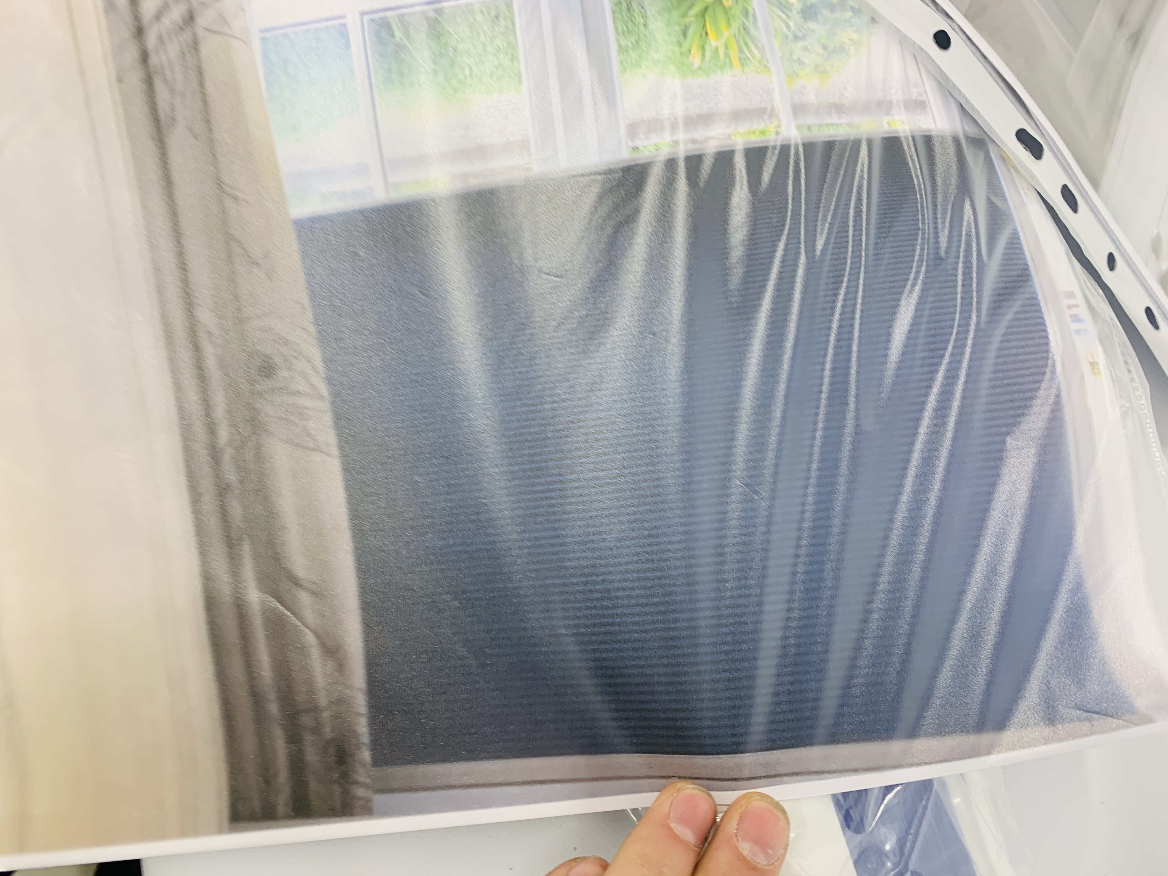 A THOMAS SANDERSON PLEATED BLACKOUT ELECTRIC WINDOW BLIND 5FT - SOLD AS SEEN - Image 3 of 7