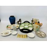 COLLECTION OF VINTAGE POTTERY AND CERAMICS TO INCLUDE BEWLEY TOAST RACK, ITALIAN DISH,