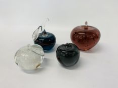 FOUR STUDIO ART GLASS APPLES TO INCLUDE SWEDISH GRANNA GLASS WITH SILVER INFUSION