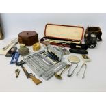 BOX OF COLLECTIBLES TO INCLUDE COLLECTORS SPOONS, MINIATURE REPLICA GUN, ORIENTAL HAND COLOURED BOX,