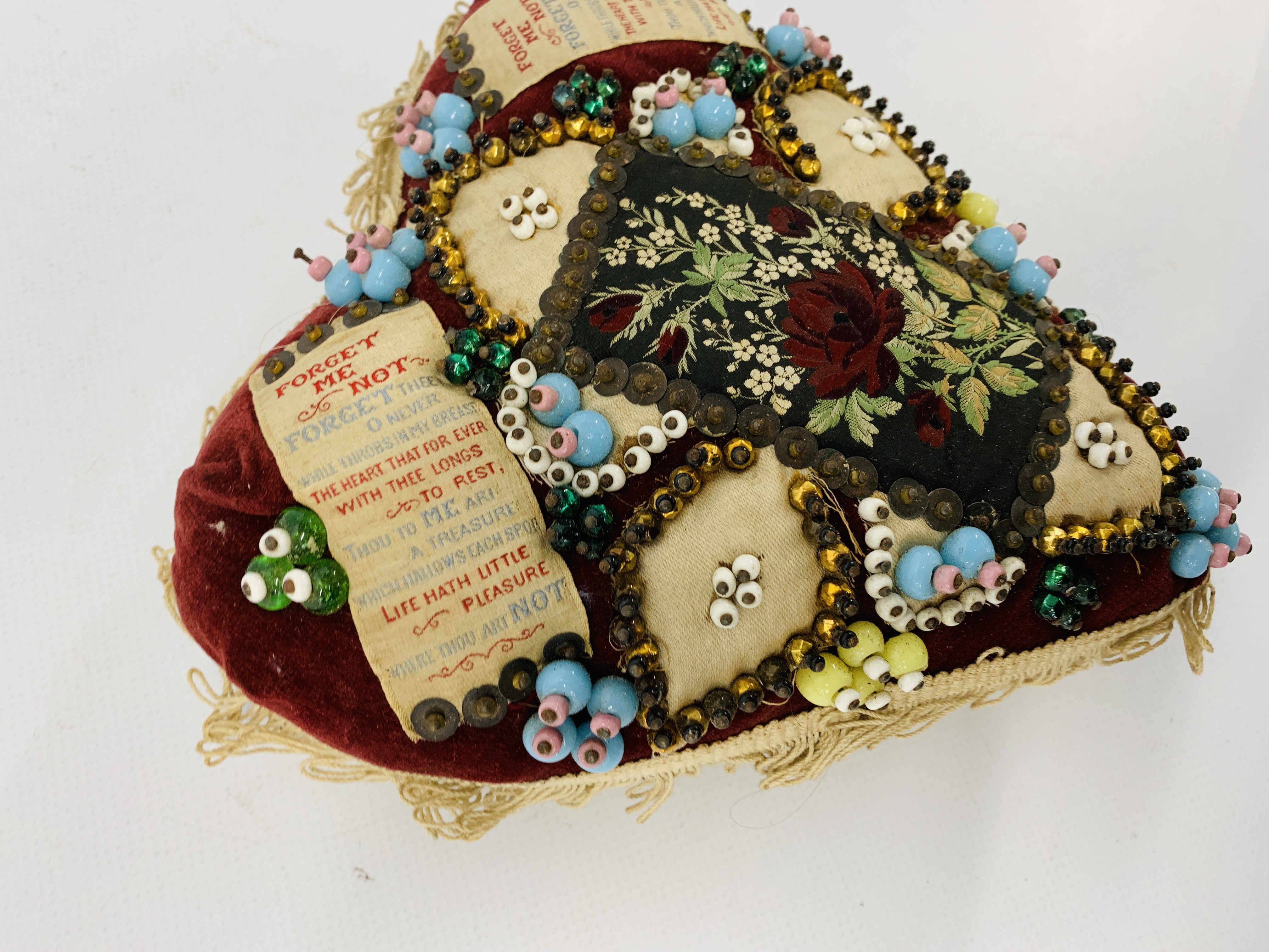 VINTAGE SWEETHEART CUSHION WITH BEADED DETAIL - Image 3 of 5