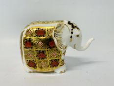 ROYAL CROWN DERBY IMARI "ELEPHANT" (WITH GOLD STOPPER)