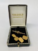 A PAIR OF 9CT GOLD CUFFLINKS AND 9CT GOLD BROOCH