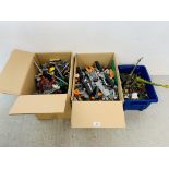 BOX CONTAINING LARGE QUANTITY OF LEGO,