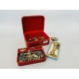 VINTAGE LEATHER BOUND JEWELLERY BOX AND CONTENTS TO INCLUDE ENAMELLED BRACELET BROOCHES,