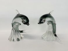 PAIR OF GLASS MODELS OF DOLPHINS PROBABLY MURANO - H 25.5CM.