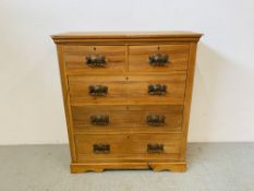 AN EDWARDIAN SATINWOOD TWO OVER THREE CHEST OF DRAWERS W 90CM, H 101CM,