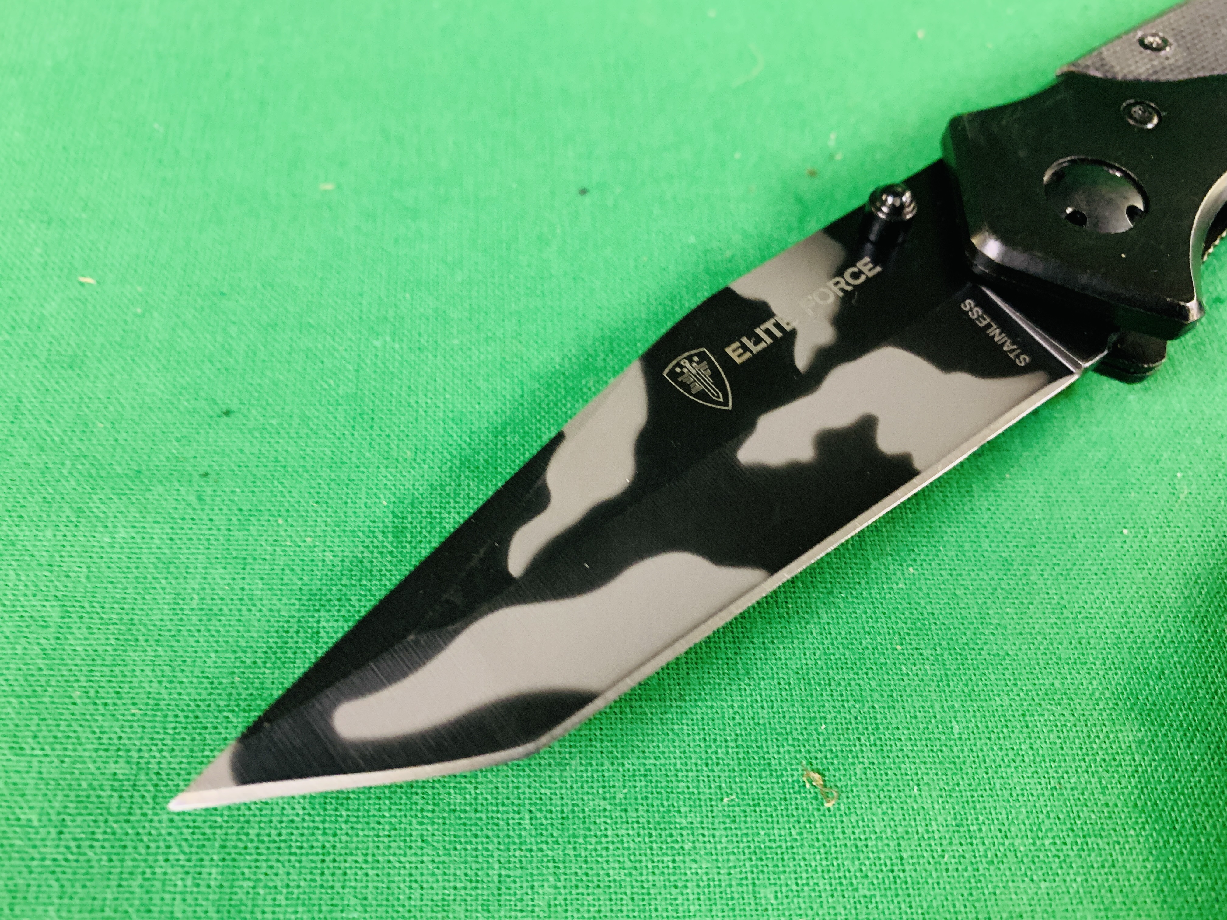 AN ELITE FORCE POCKET KNIFE AND UMAREX ALPINA SPORT KNIFE IN SHEATH - COLLECTION ONLY - Image 2 of 9