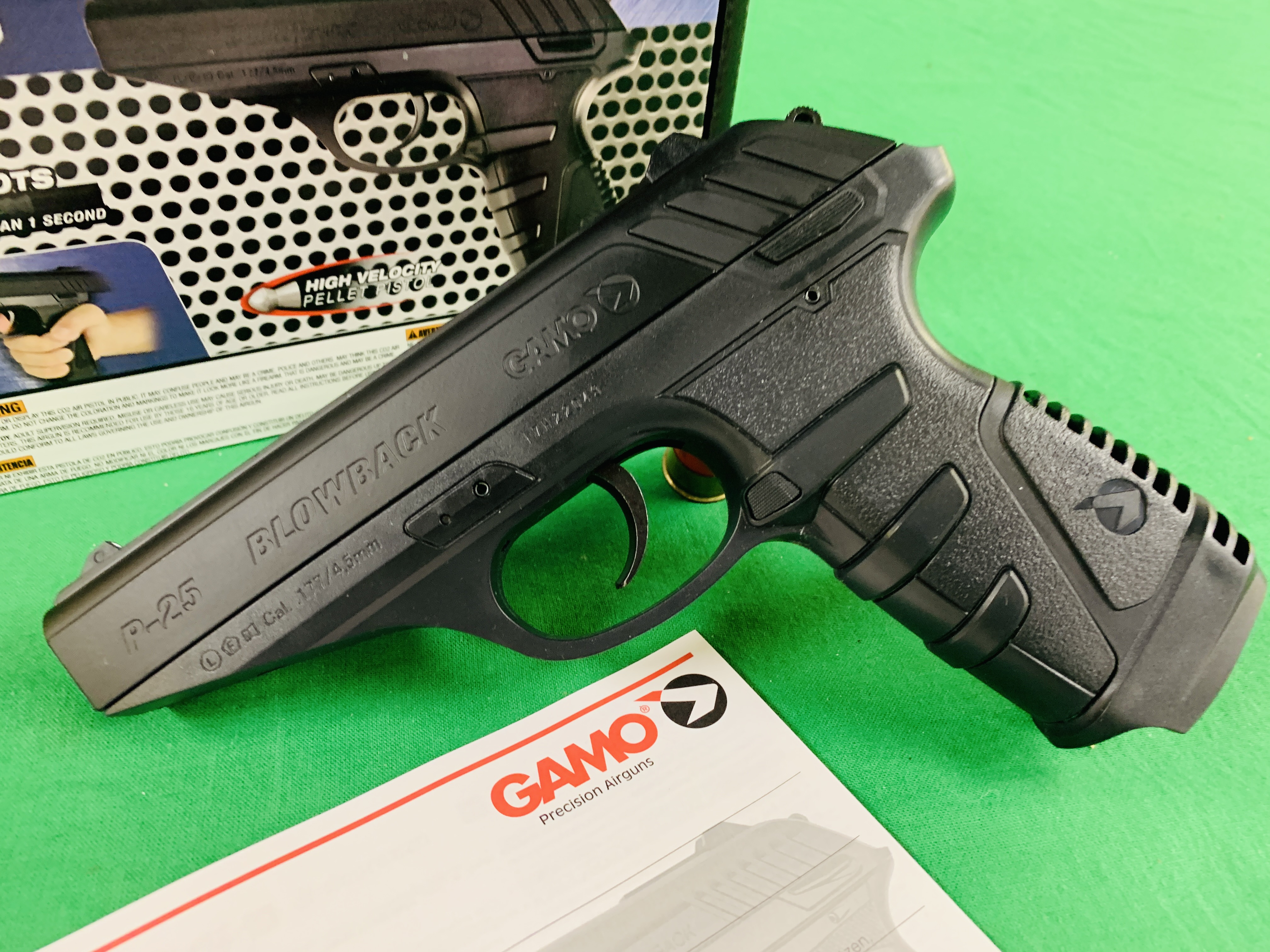 A GAMO P-25 BLOWBACK SEMI AUTOMATIC CO² AIR PISTOL BOXED AS NEW - (ALL GUNS TO BE INSPECTED AND - Image 2 of 8