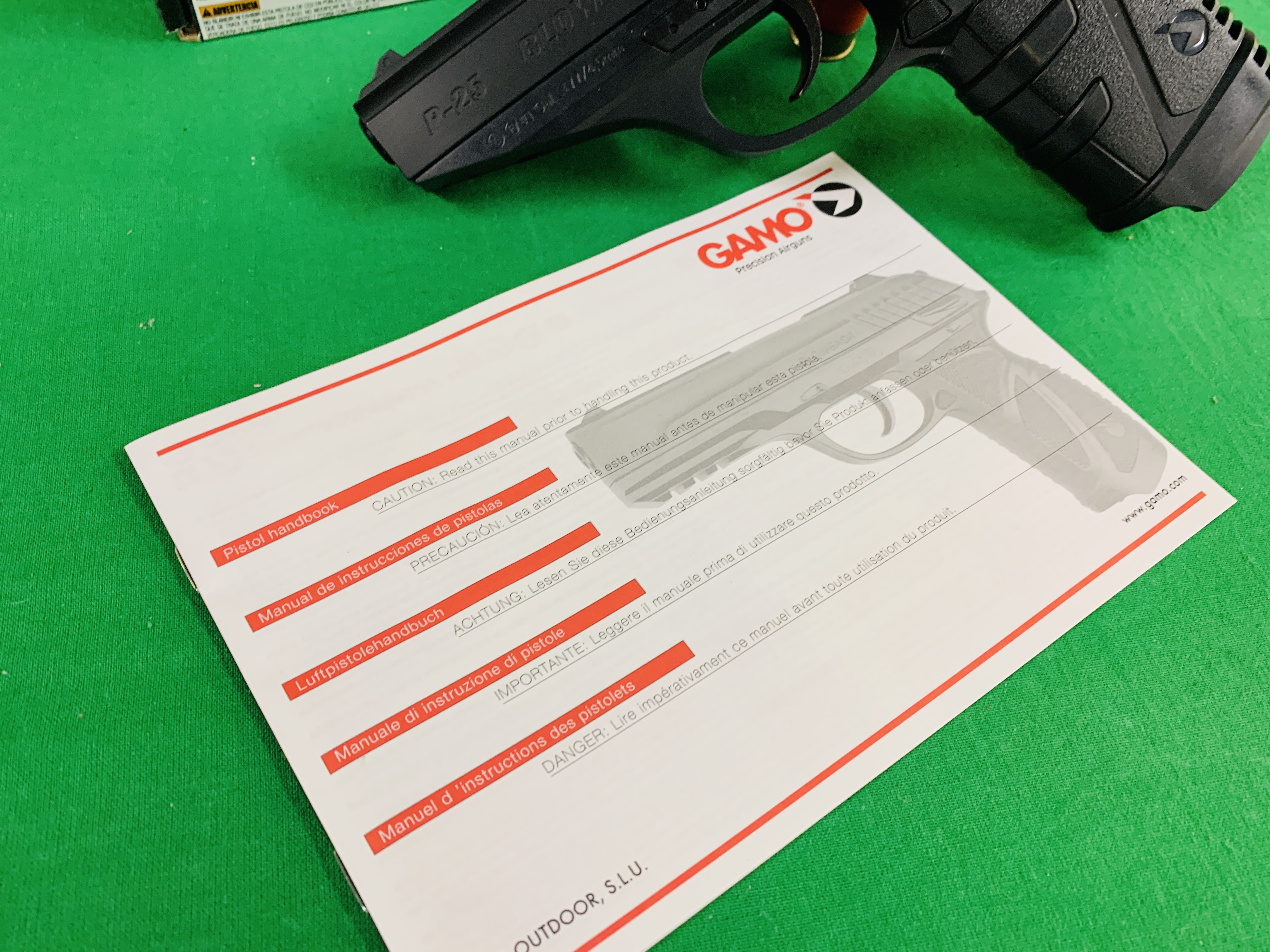 A GAMO P-25 BLOWBACK SEMI AUTOMATIC CO² AIR PISTOL BOXED AS NEW - (ALL GUNS TO BE INSPECTED AND - Image 4 of 8