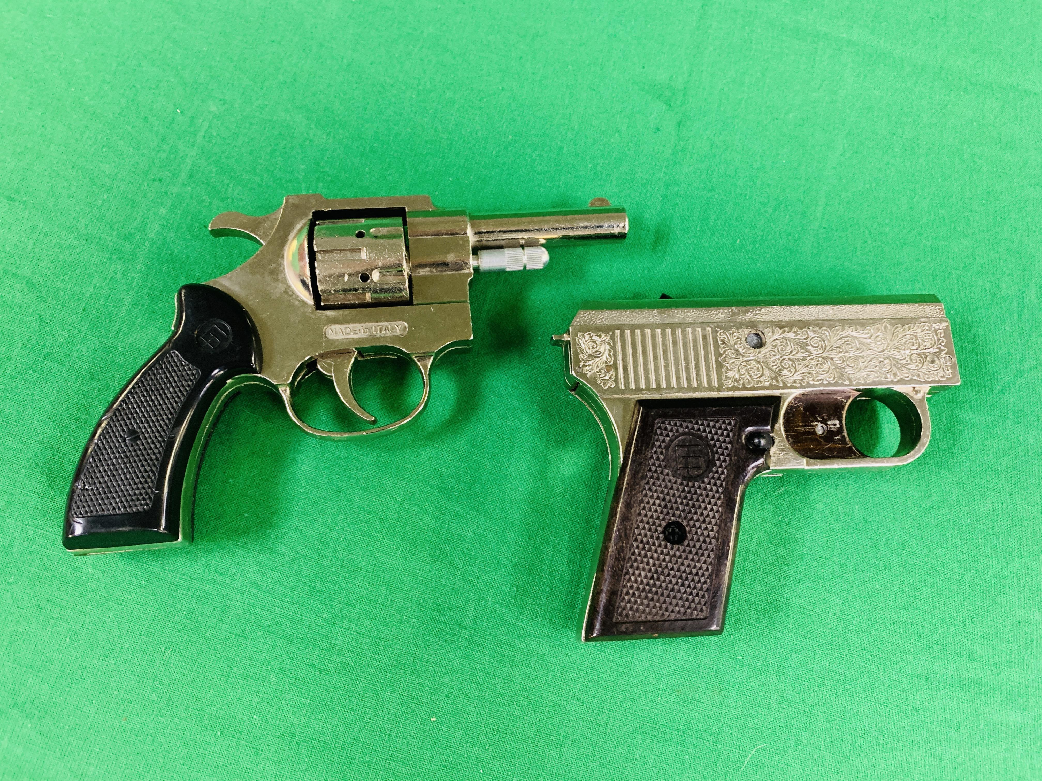 AN ITALIAN STARTING PISTOL ALONG WITH A FURTHER ITALIAN STARTING PISTOL - (ALL GUNS TO BE INSPECTED