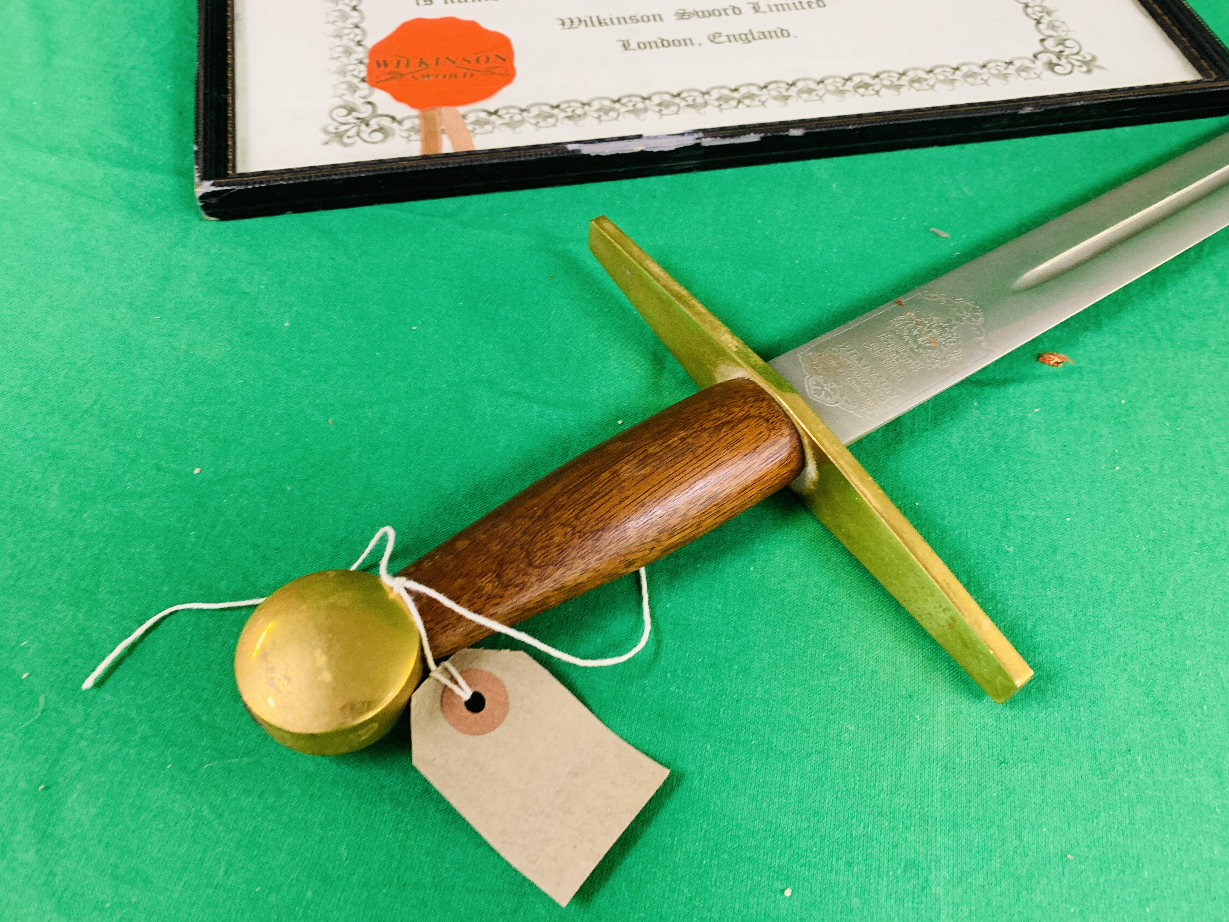 A COMMEMORATIVE WILKINSON SWORD DISPLAY PIECE FROM 1969 WITH CERTIFICATE - Image 6 of 8