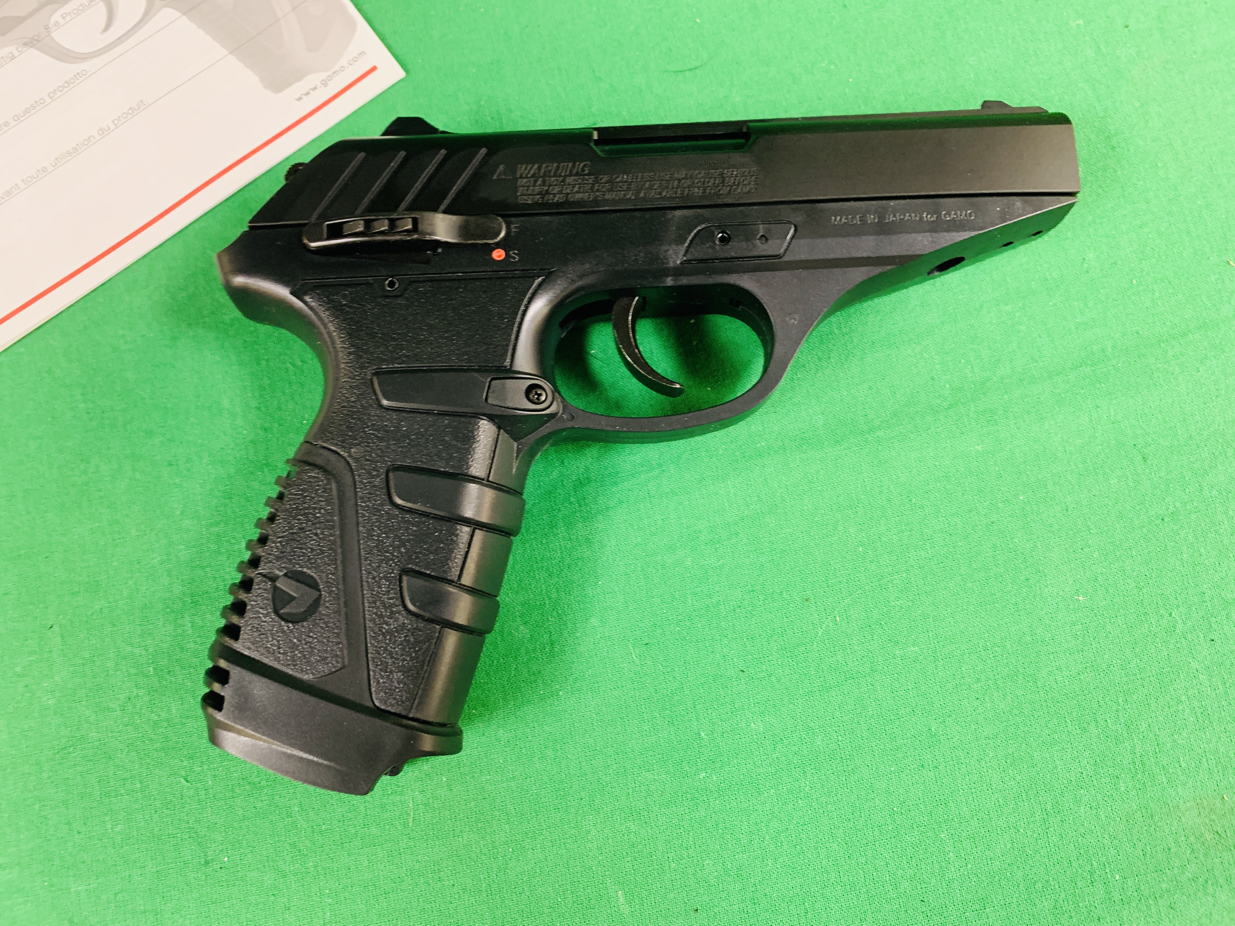 A GAMO P-25 BLOWBACK SEMI AUTOMATIC CO² AIR PISTOL BOXED AS NEW - (ALL GUNS TO BE INSPECTED AND - Image 8 of 8