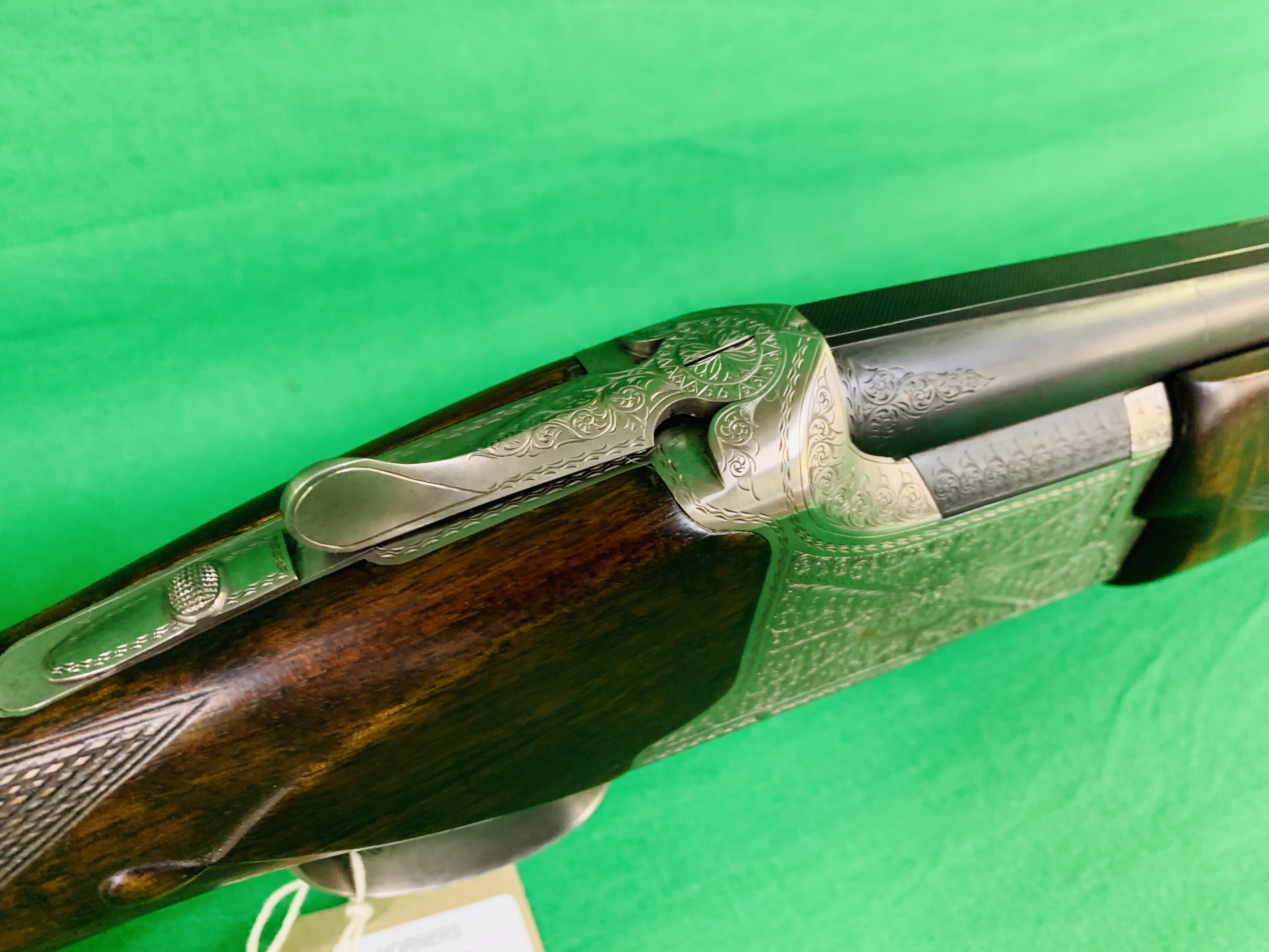 WINCHESTER GRAND EUROPEAN 12 BORE OVER AND UNDER SHOTGUN # 434503 IN HARD TRANSIT CASE COMPLETE - Image 4 of 12