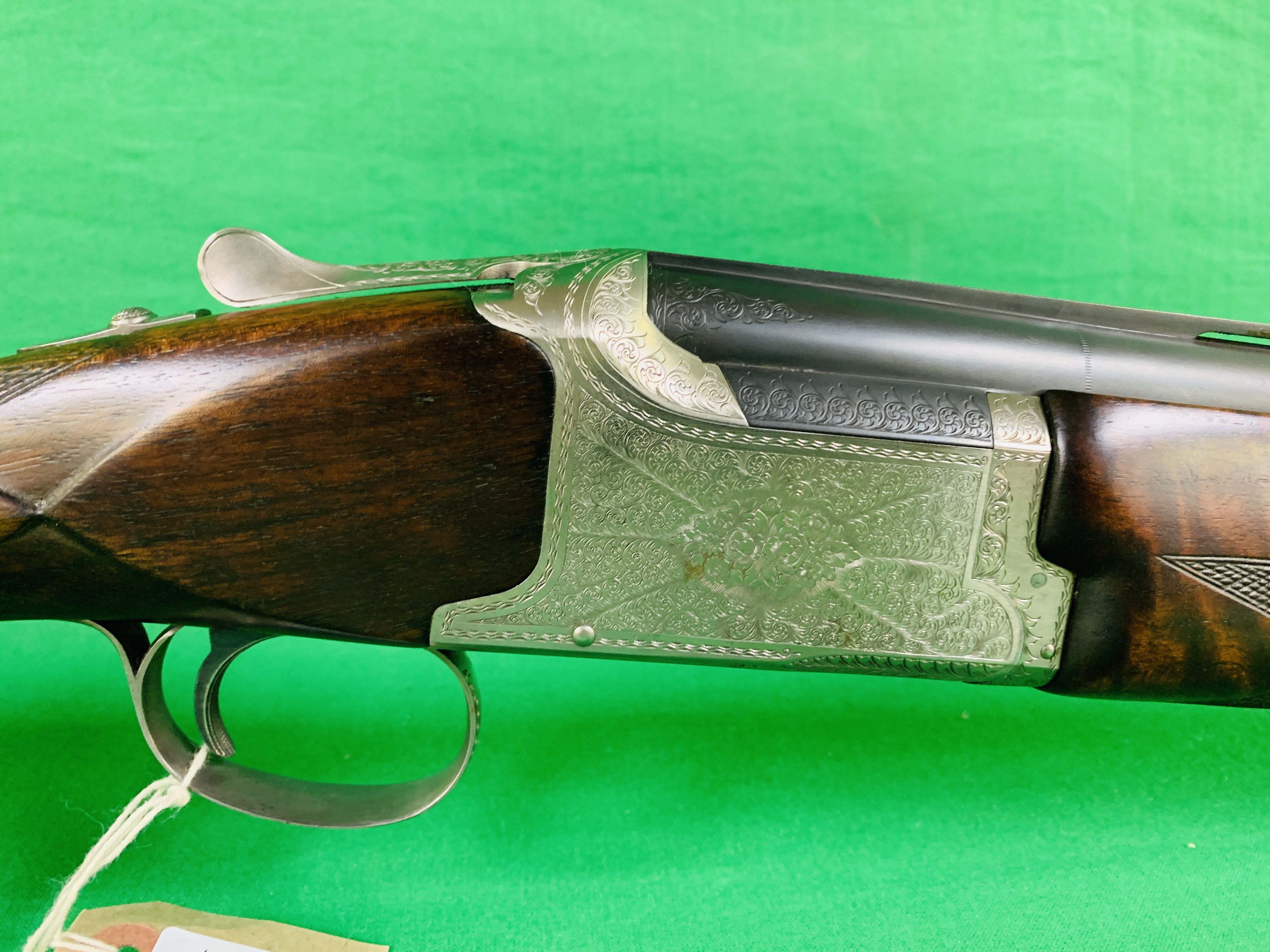 WINCHESTER GRAND EUROPEAN 12 BORE OVER AND UNDER SHOTGUN # 434503 IN HARD TRANSIT CASE COMPLETE - Image 2 of 12