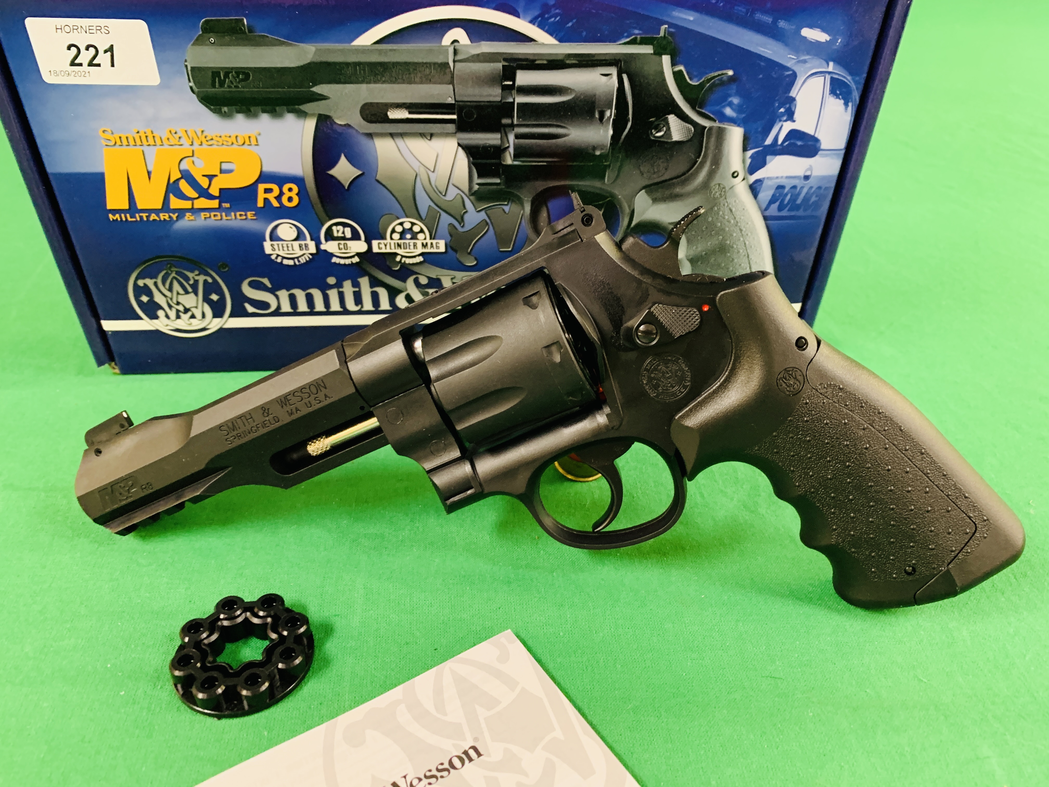 A SMITH & WESSON . - Image 2 of 6