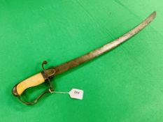 A 1803 PATTERN PRE-REGULATION LIGHT CAVALRY / INFANTRY OFFICERS SABER (1800) WITH CARVED GRIP