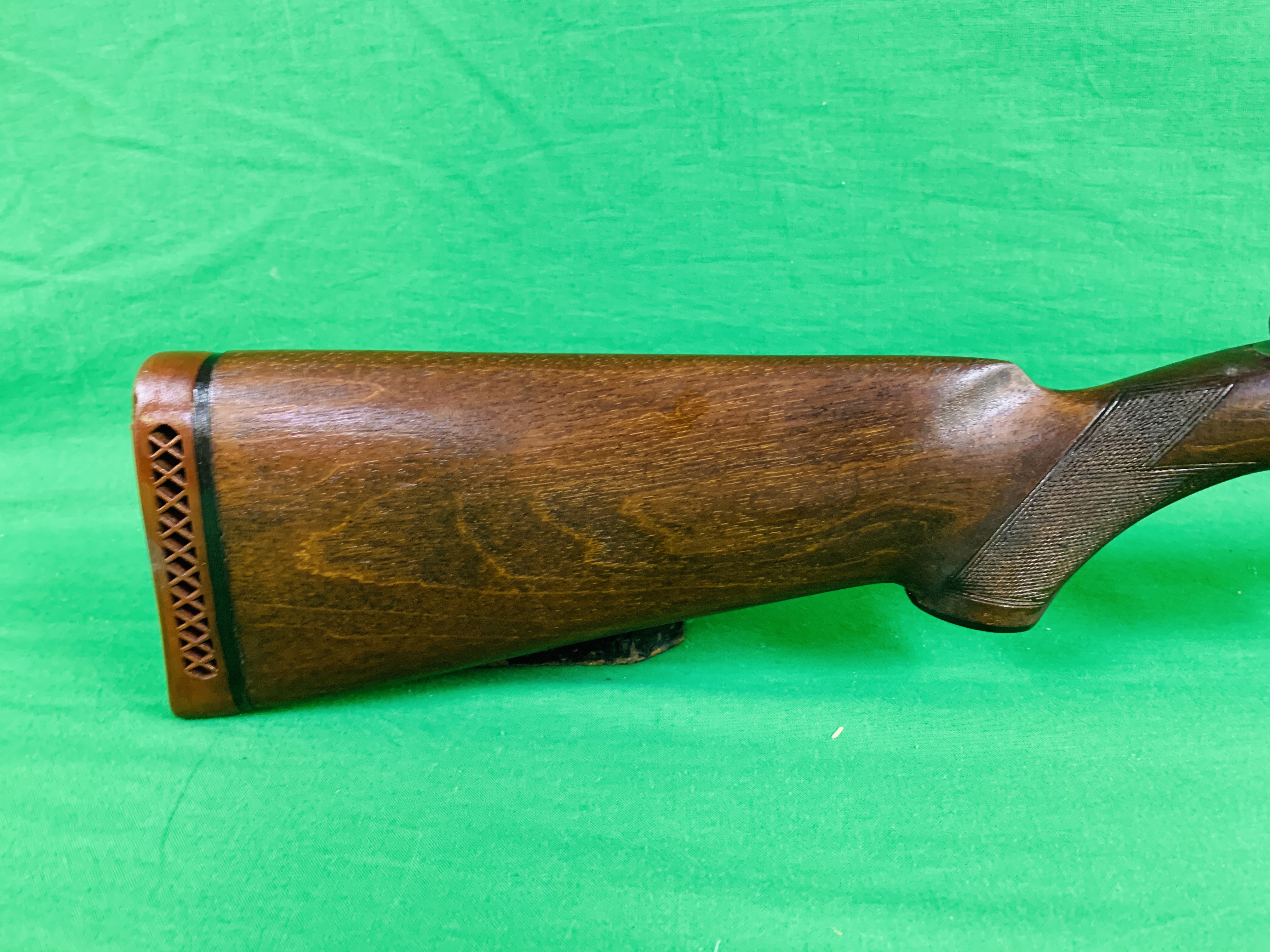 AYA 12 BORE SINGLE SHOT SHOTGUN # 196075 30 INCH BARREL - (ALL GUNS TO BE INSPECTED AND SERVICED BY - Image 4 of 8