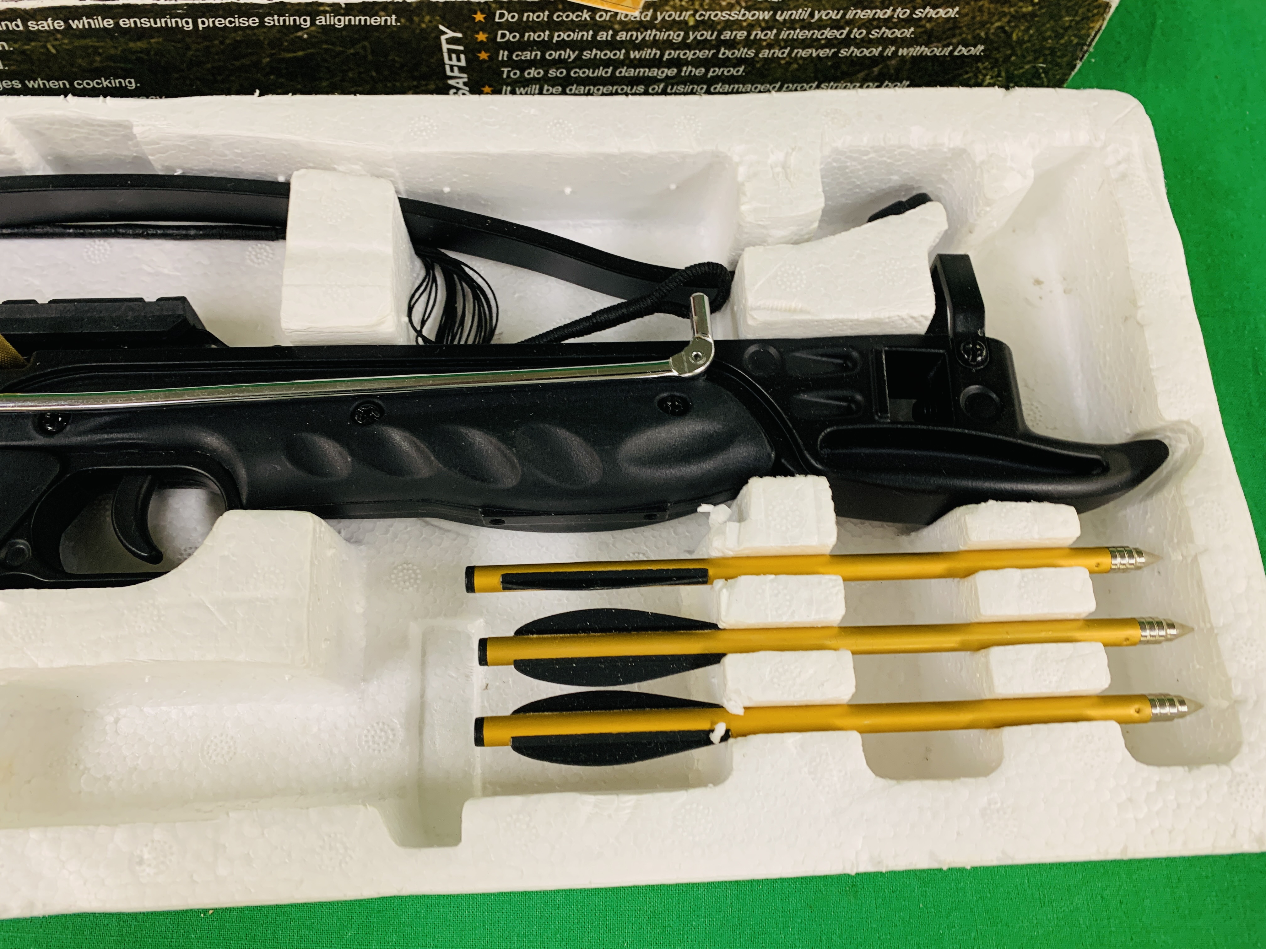 A MX-80 SELF COCKING ALUMINIUM PISTOL CROSSBOW COMPLETE WITH BOLTS BOXED AS NEW - (ALL GUNS TO BE - Image 3 of 5