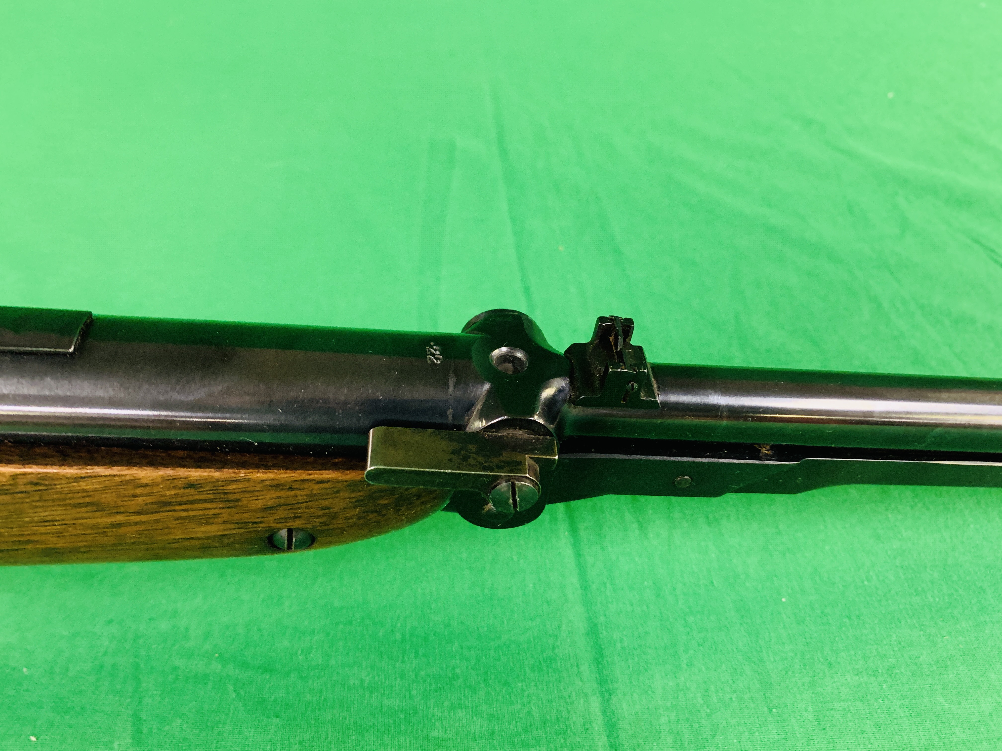 THE WEBLEY MARK 3 UNDER LEVER AIR RIFLE . - Image 7 of 9