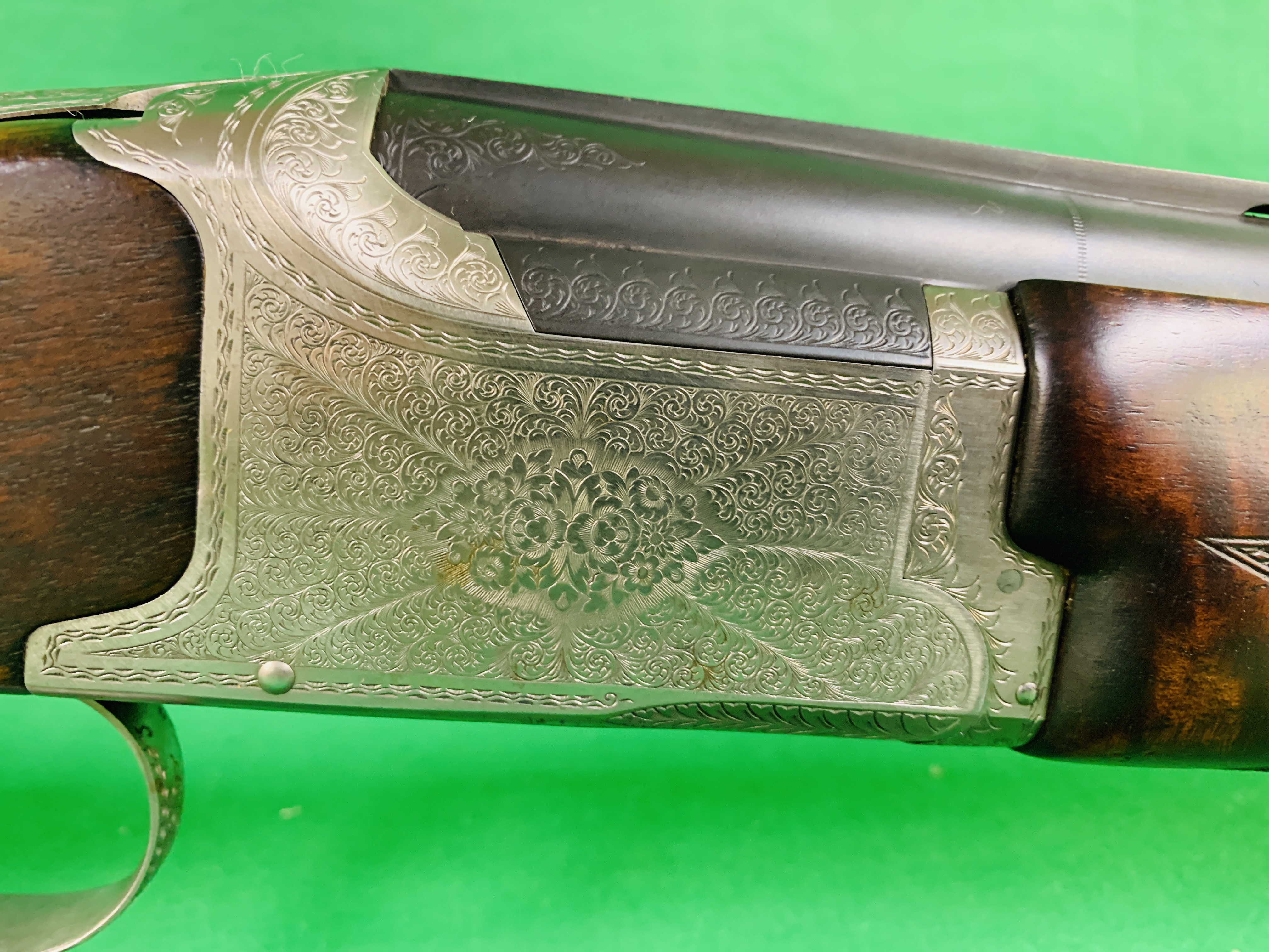 WINCHESTER GRAND EUROPEAN 12 BORE OVER AND UNDER SHOTGUN # 434503 IN HARD TRANSIT CASE COMPLETE - Image 3 of 12