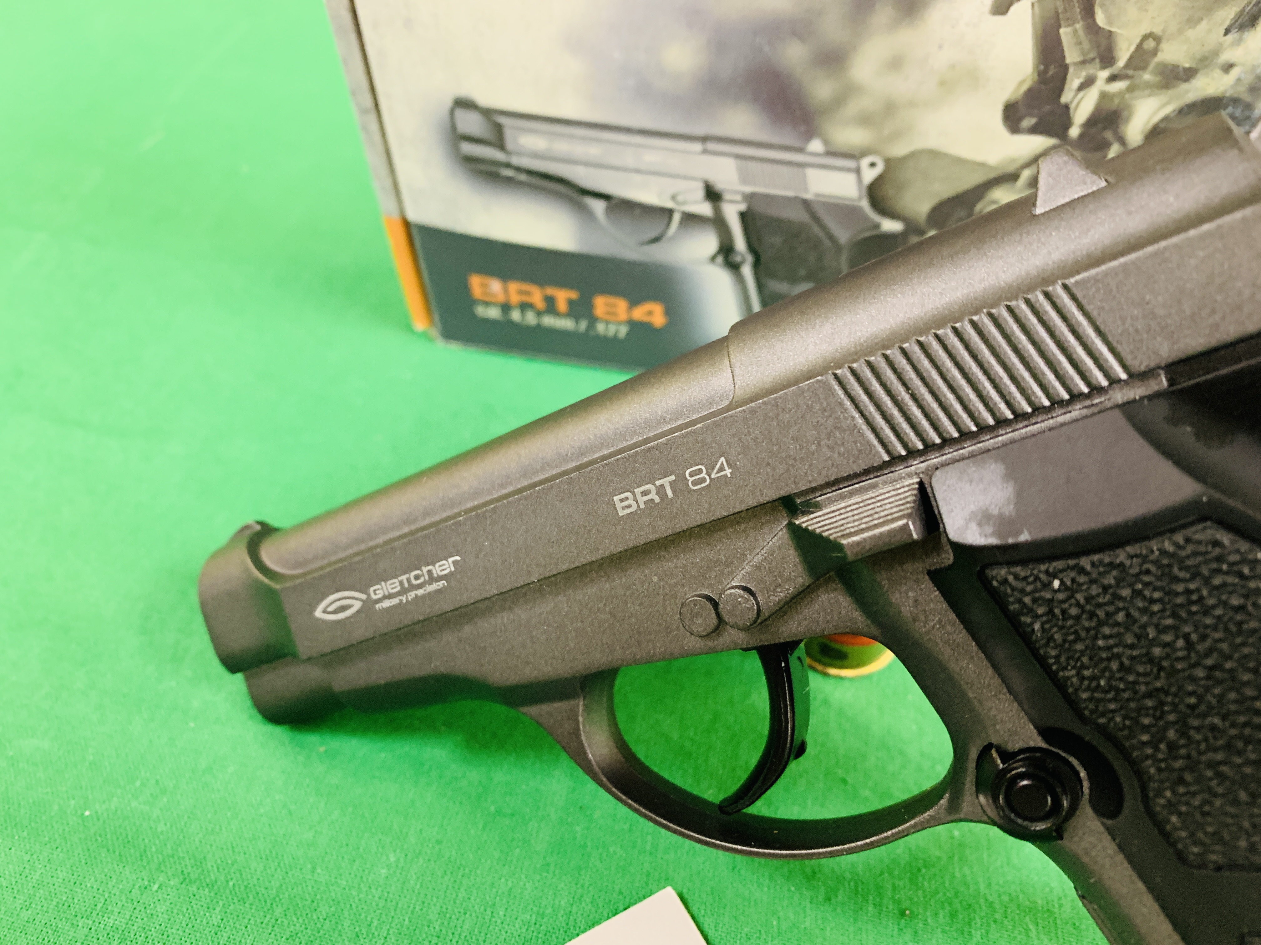 A GLETCHER BRT 84 CO² 19 SHOT CAPACITY AIR PISTOL - BOXED AS NEW - (ALL GUNS TO BE INSPECTED AND - Image 3 of 5