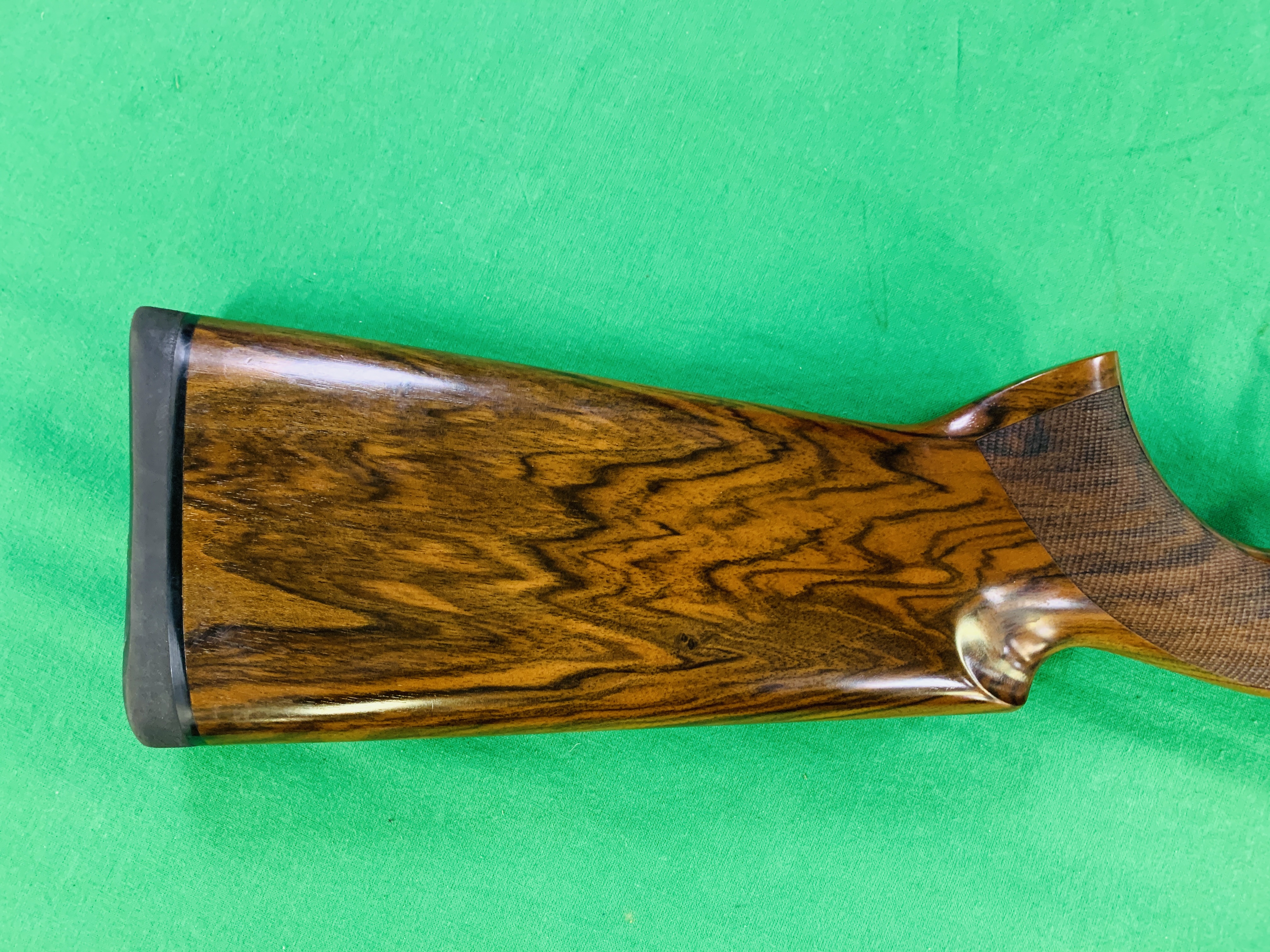 CAESAR GUERINI 12 BORE OVER AND UNDER SHOTGUN #144499 MULTI CHOKE (TOTAL 8 CHOKES) COMPLETE WITH - Image 8 of 21