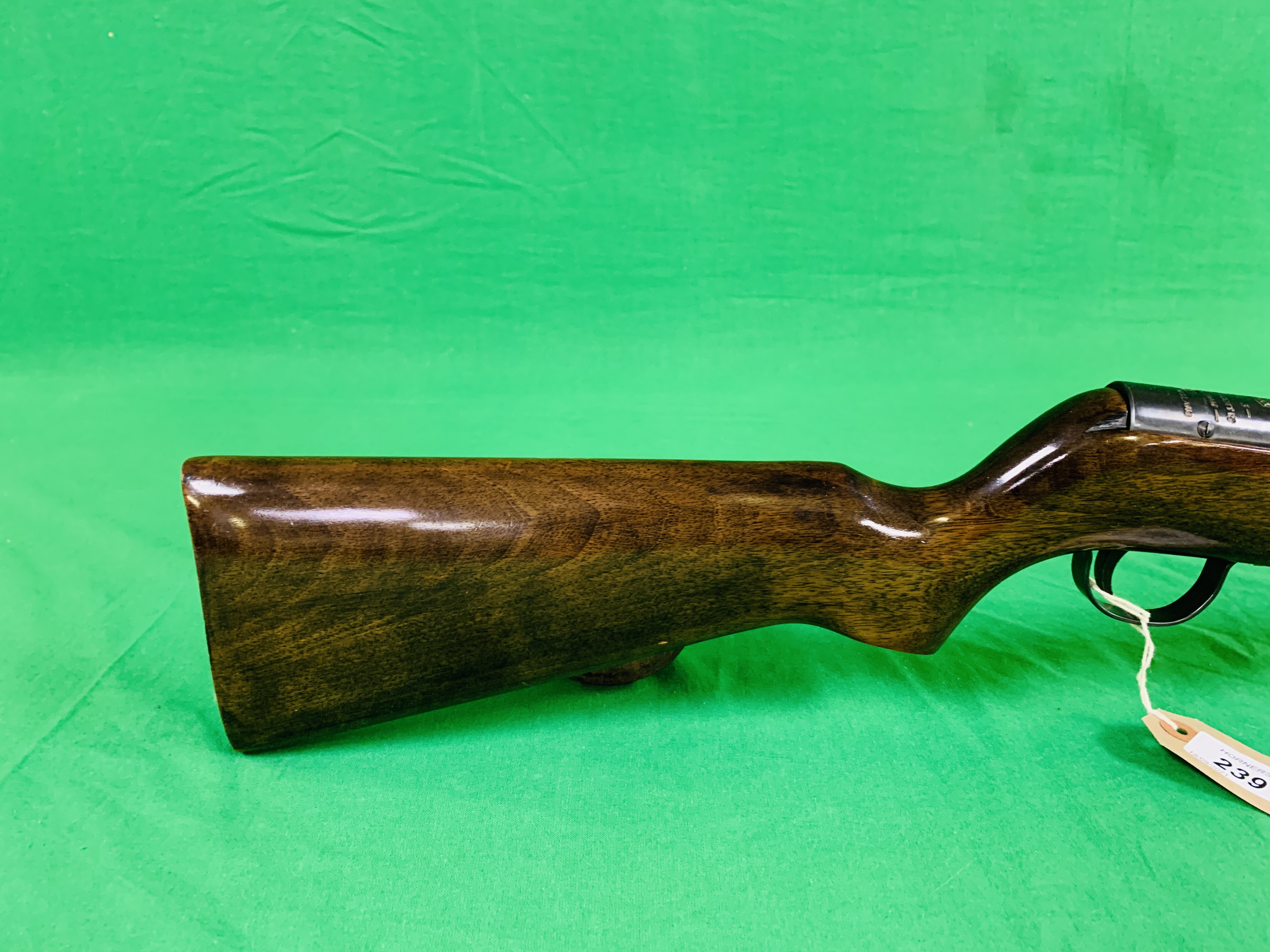 THE WEBLEY MARK 3 UNDER LEVER AIR RIFLE . - Image 3 of 9