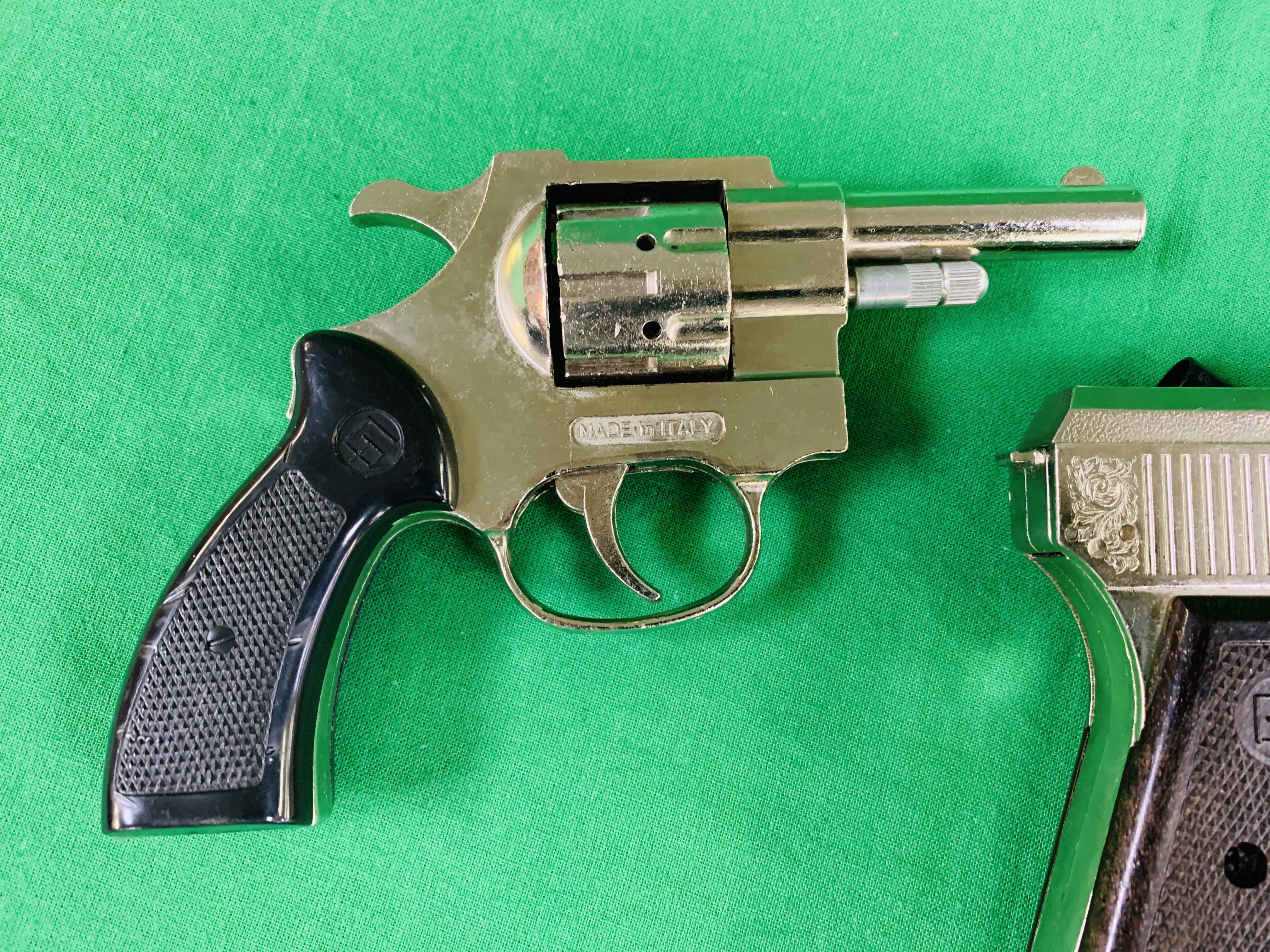 AN ITALIAN STARTING PISTOL ALONG WITH A FURTHER ITALIAN STARTING PISTOL - (ALL GUNS TO BE INSPECTED - Image 3 of 6