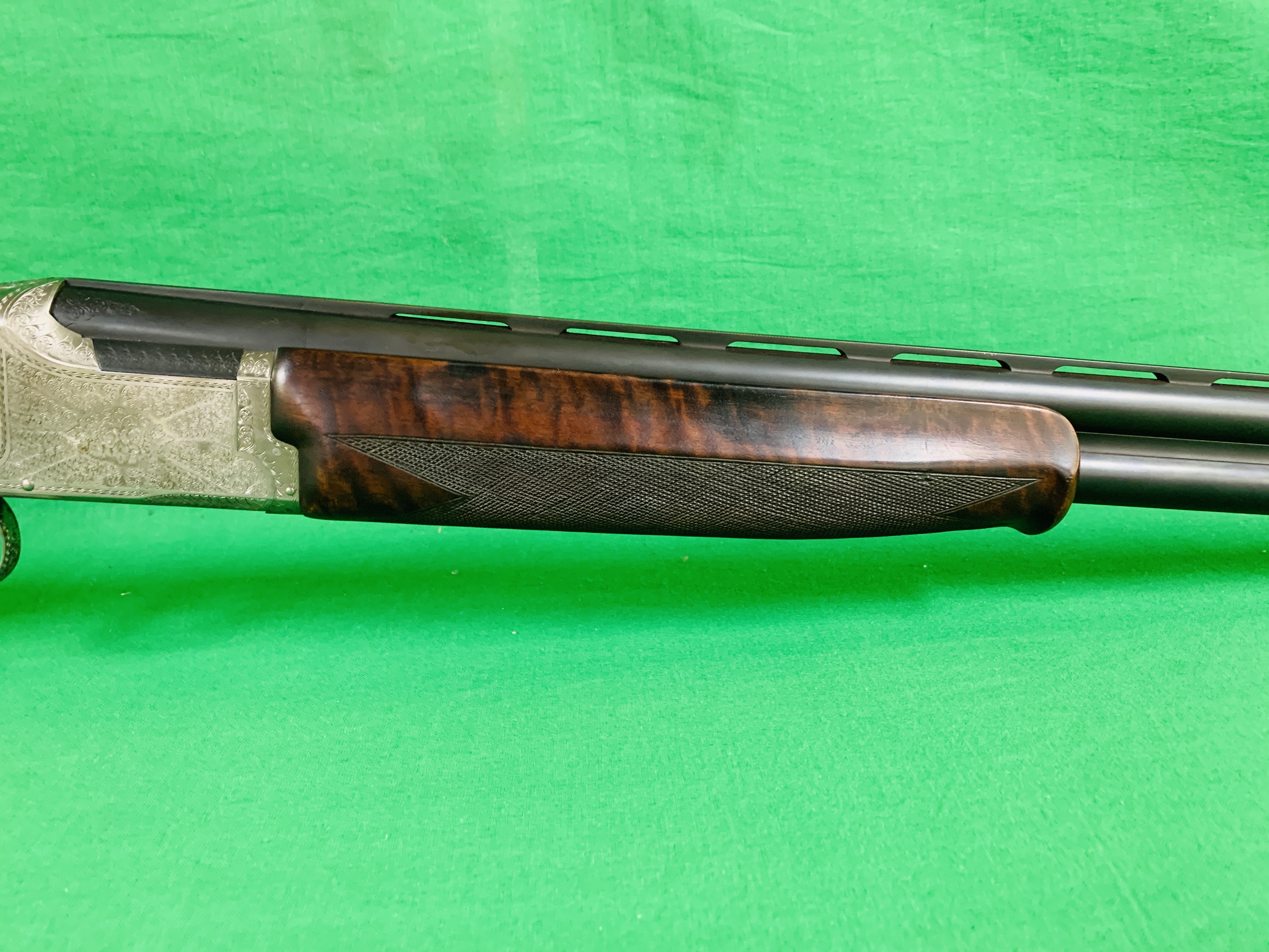 WINCHESTER GRAND EUROPEAN 12 BORE OVER AND UNDER SHOTGUN # 434503 IN HARD TRANSIT CASE COMPLETE - Image 7 of 12