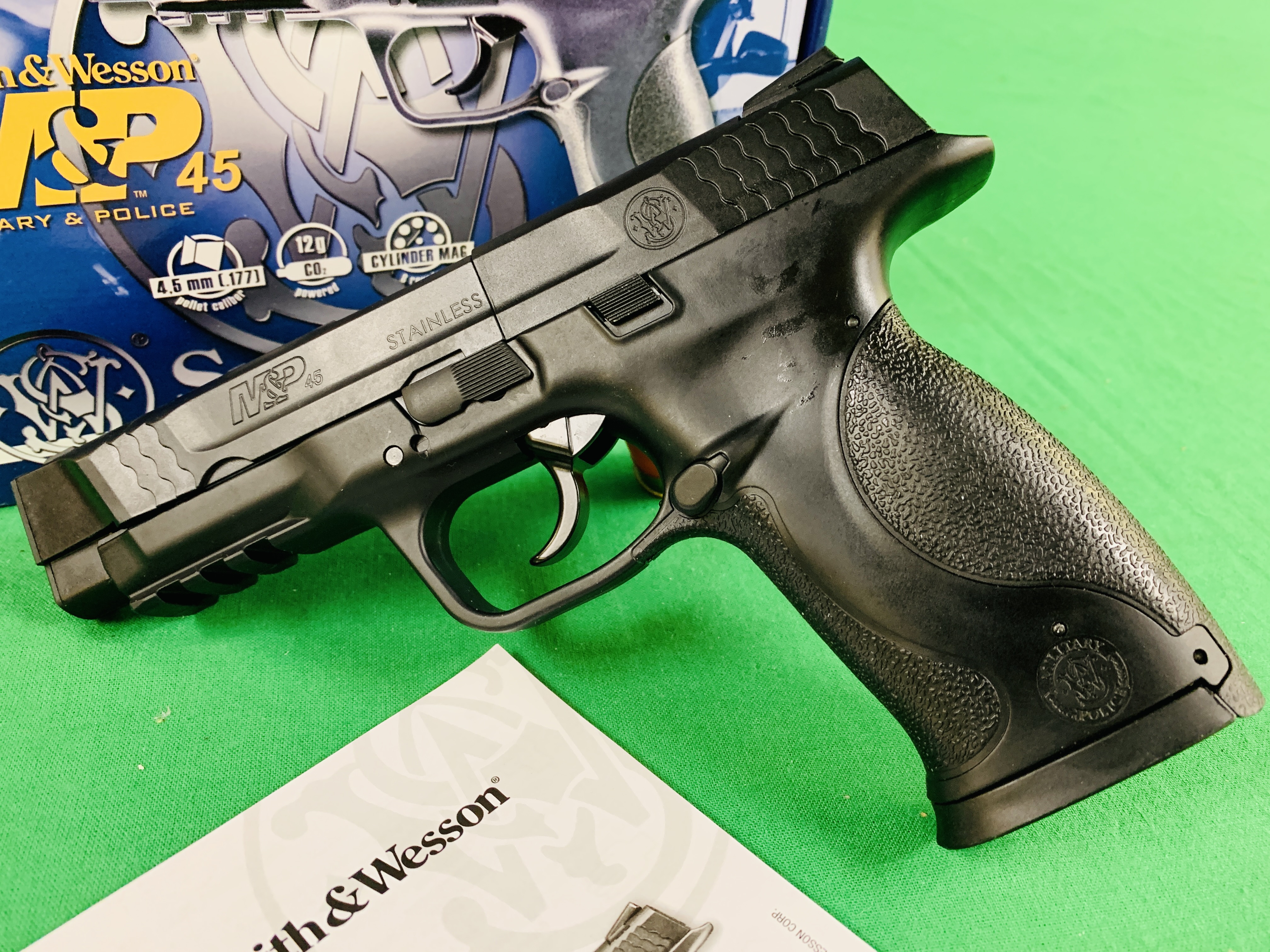 A SMITH & WESSON MILITARY & POLICE 45 . - Image 3 of 9