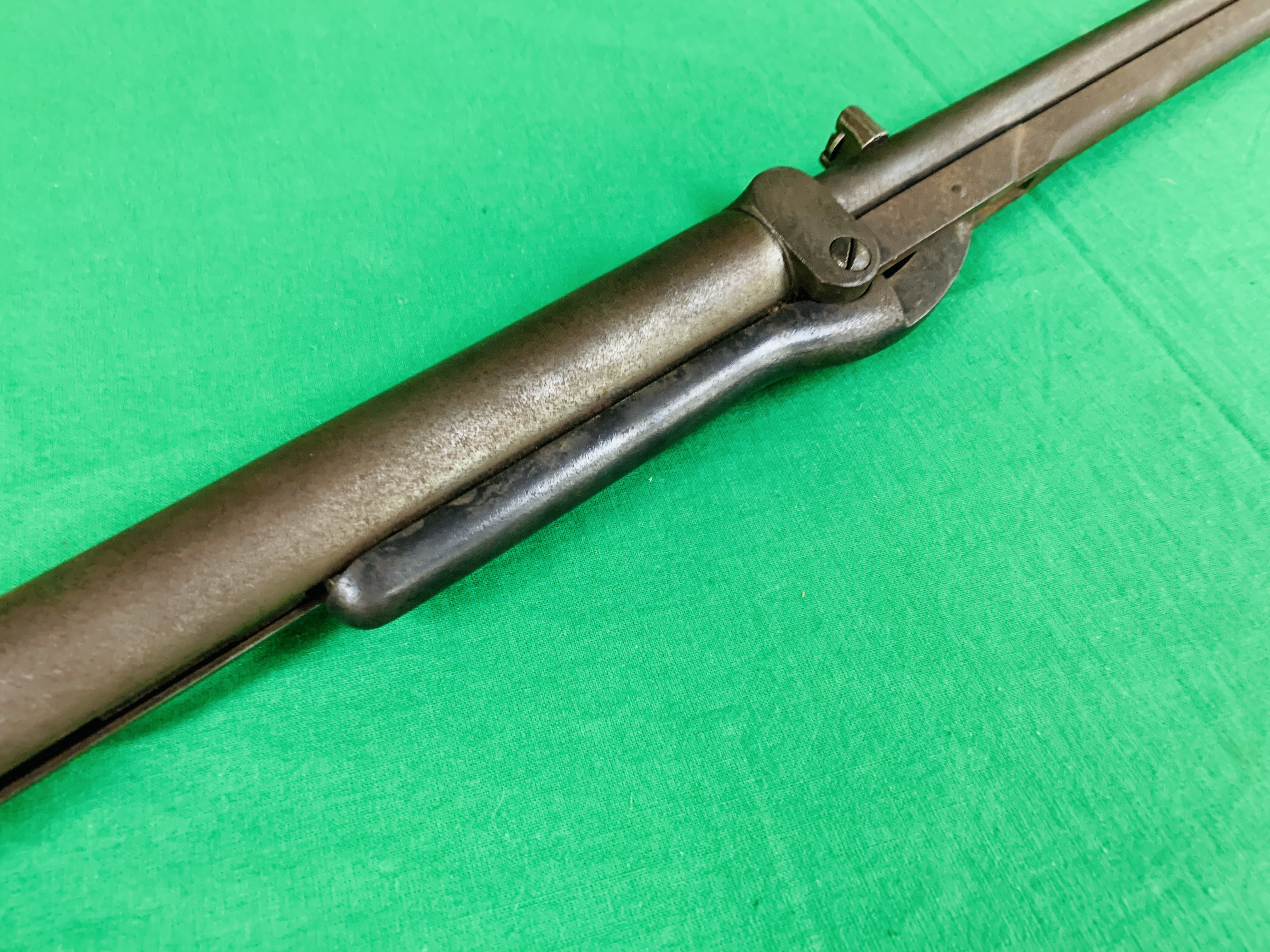 EARLY AIR RIFLE COLLECTORS ITEM (ALL GUNS TO BE INSPECTED AND SERVICED BY QUALIFIED GUNSMITH BEFORE - Image 4 of 8