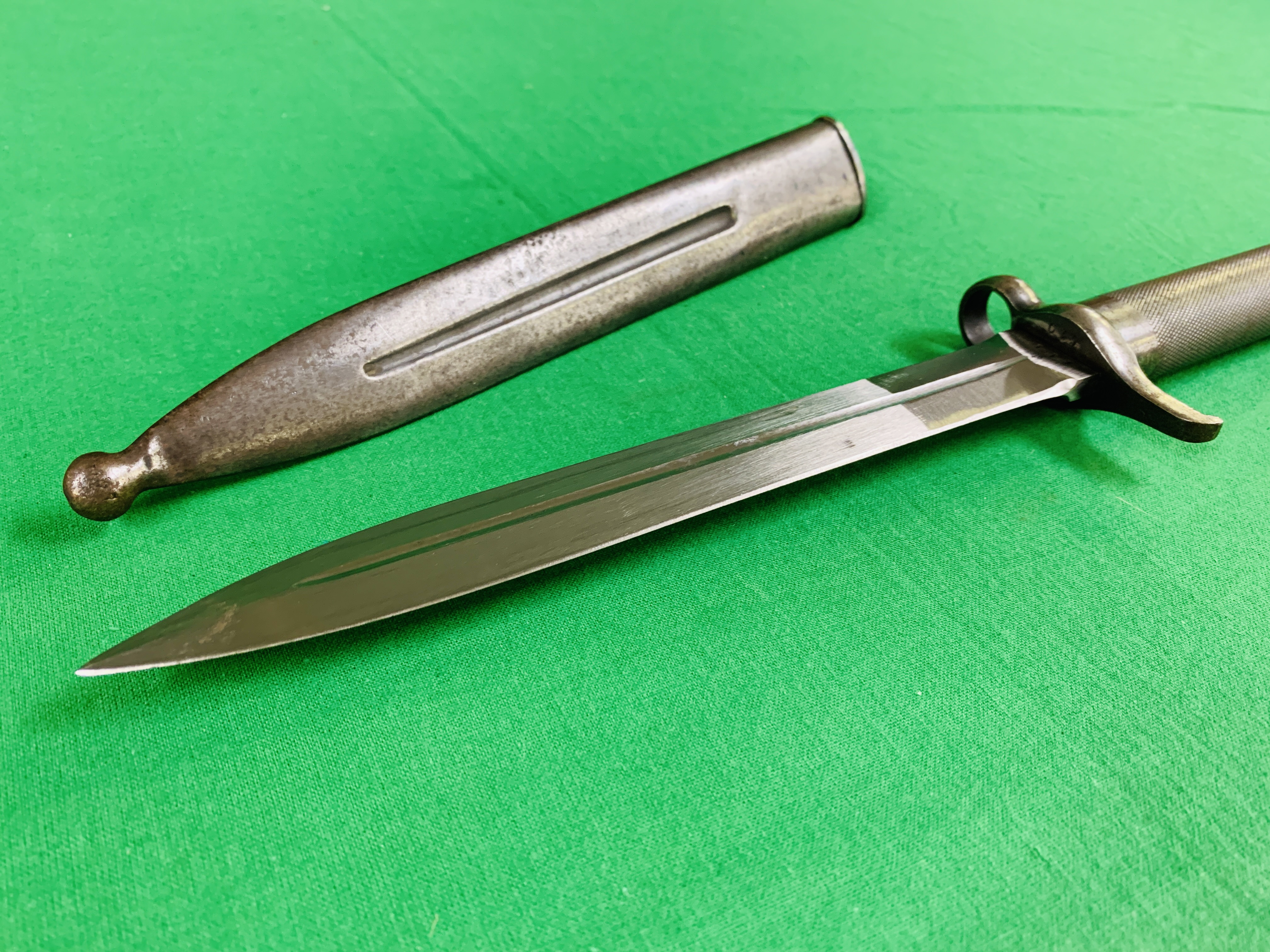 A SWEDISH BAYONET IN SCABBARD - Image 9 of 13