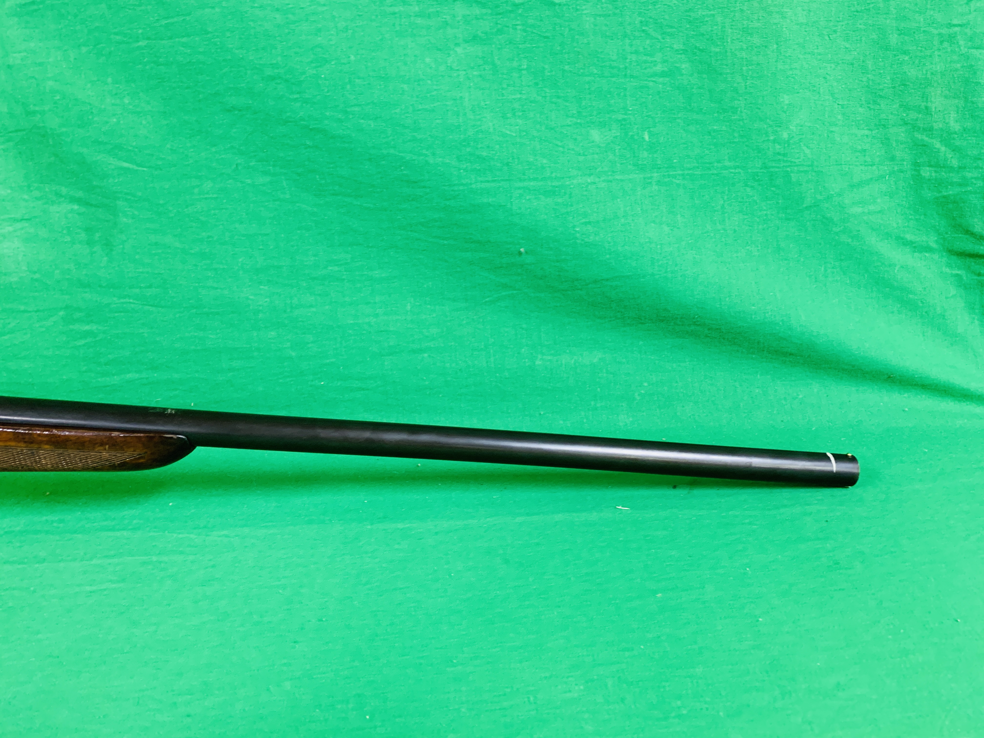AYA 12 BORE SINGLE SHOT SHOTGUN # 196075 30 INCH BARREL - (ALL GUNS TO BE INSPECTED AND SERVICED BY - Image 6 of 8