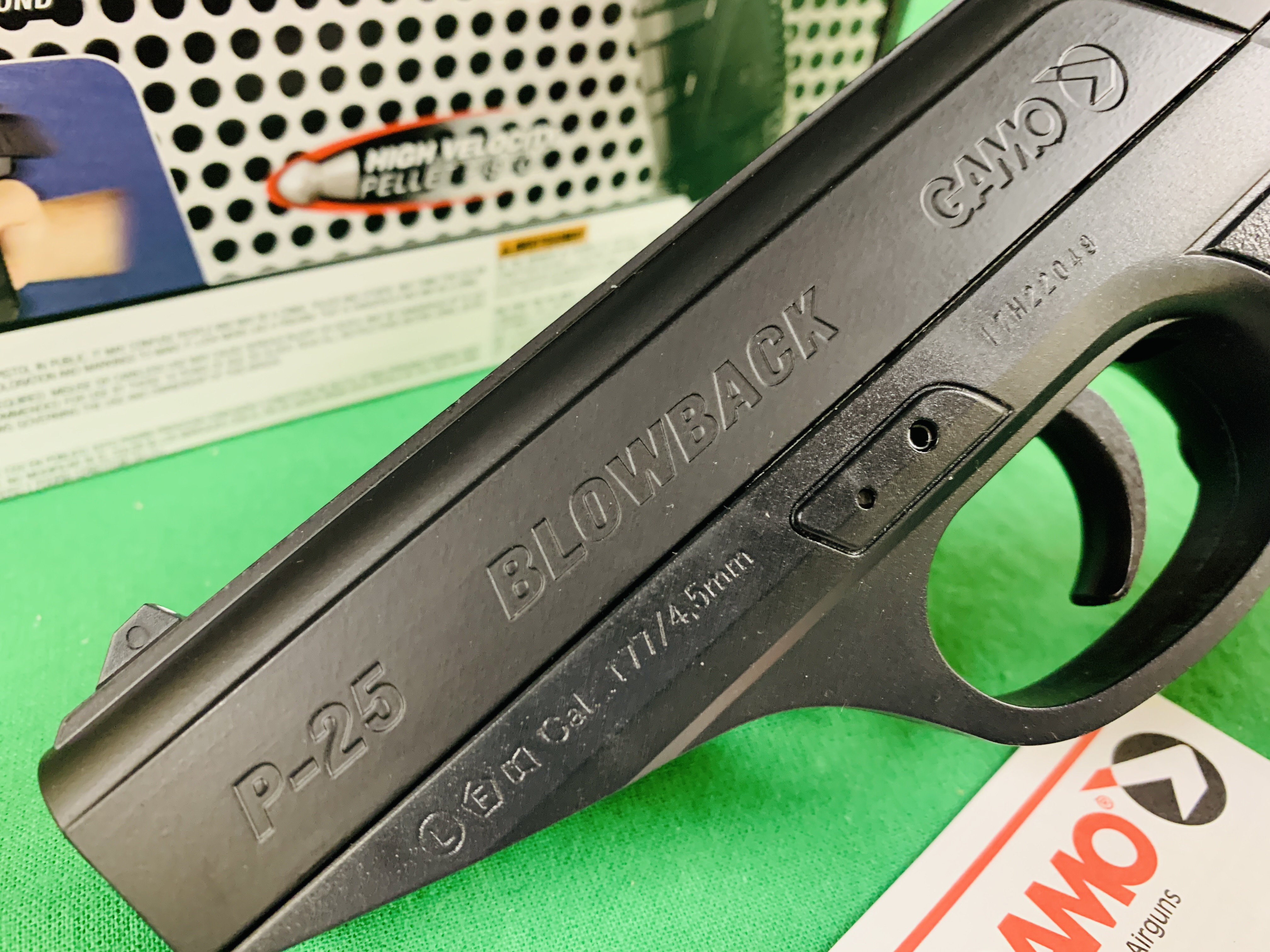A GAMO P-25 BLOWBACK SEMI AUTOMATIC CO² AIR PISTOL BOXED AS NEW - (ALL GUNS TO BE INSPECTED AND - Image 5 of 8