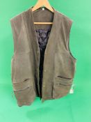A QUALITY LEATHER AMERICAN HUNTING WAISTCOAT SIZE L