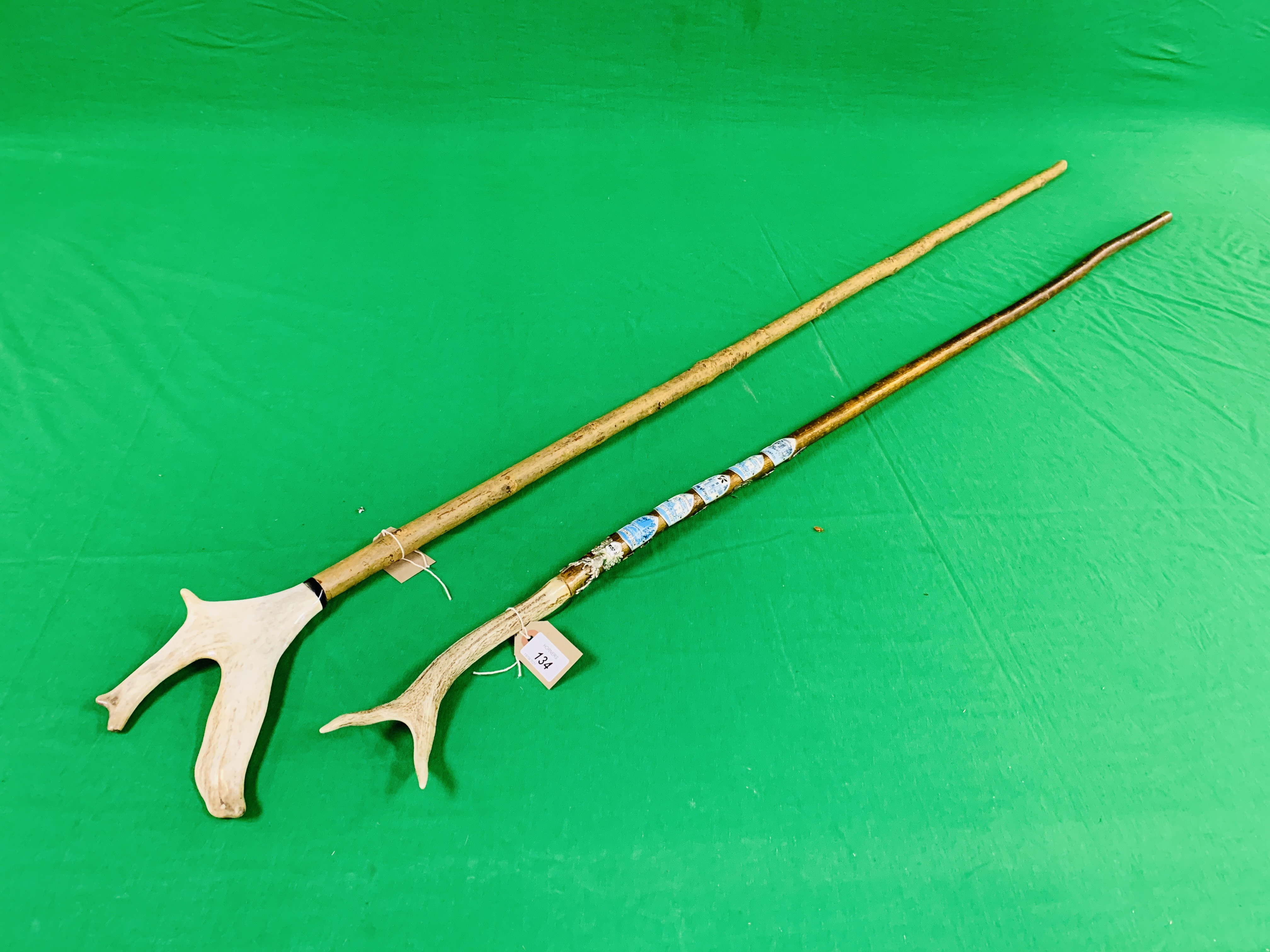 TWO SHOOTING STICKS ANTLER HANDLES - Image 4 of 6