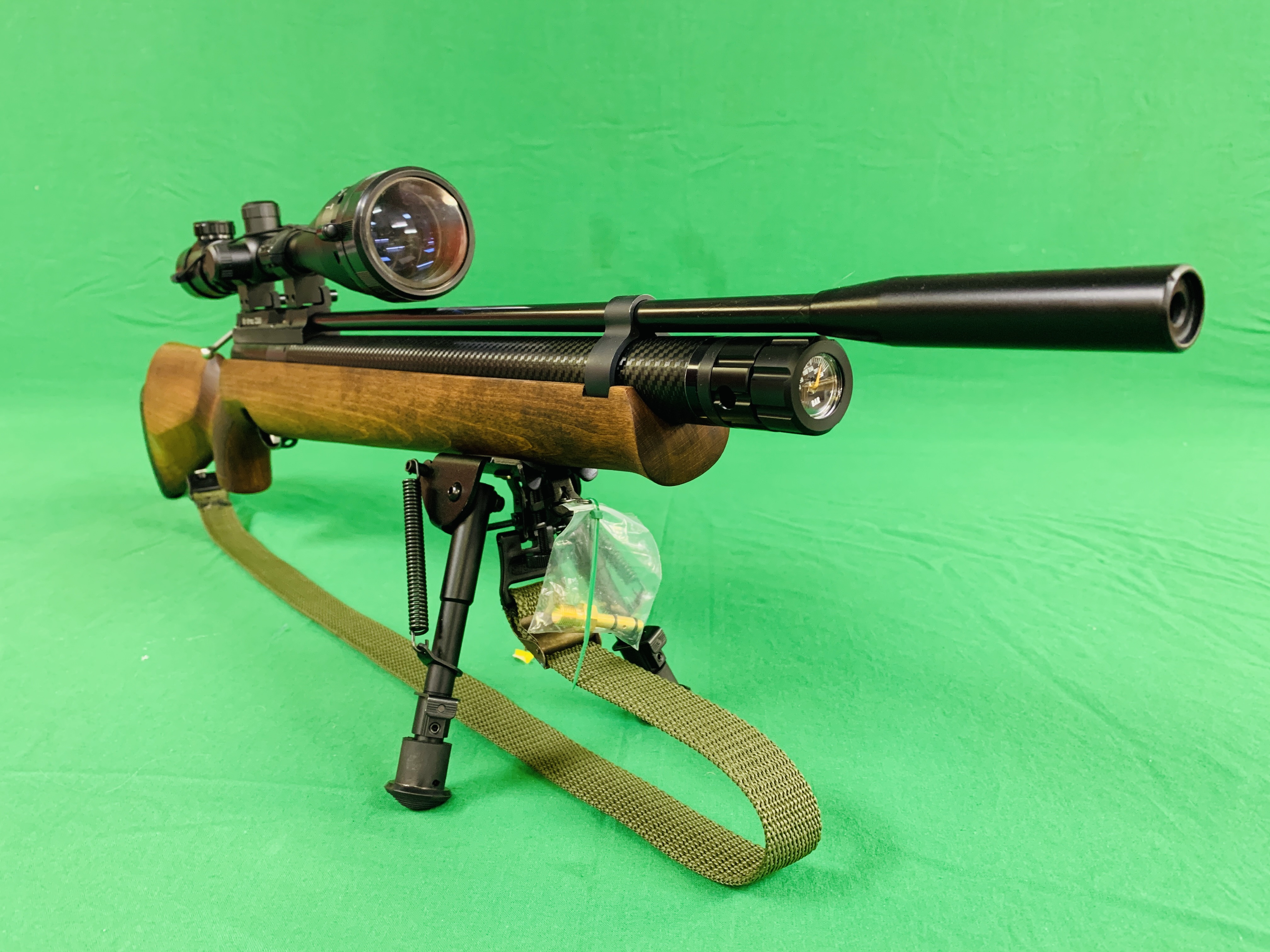 AIR ARMS S300 .177 BOLT ACTION PCP AIR RIFLE FITTED WITH BUSHNALL 6. - Image 10 of 16
