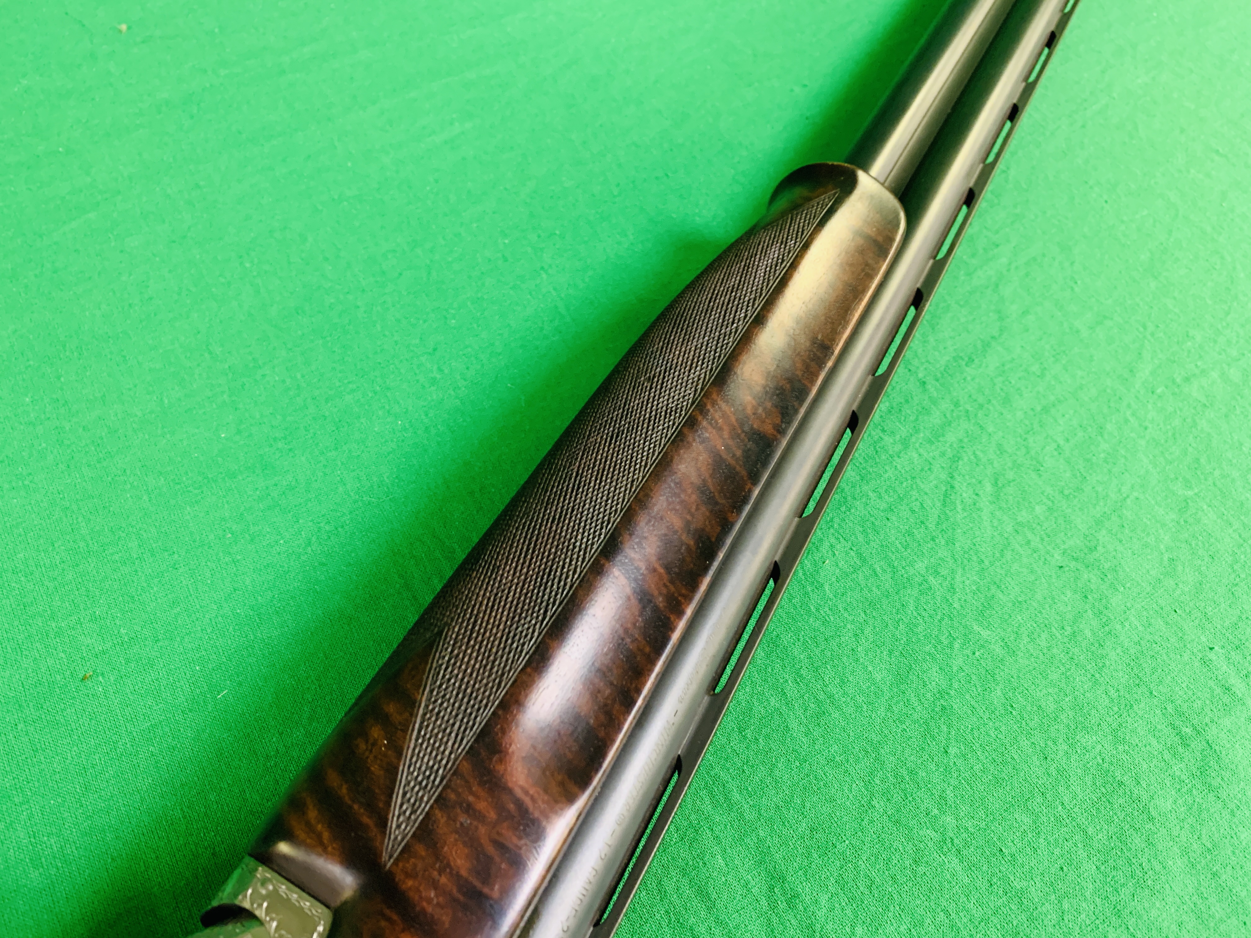 WINCHESTER GRAND EUROPEAN 12 BORE OVER AND UNDER SHOTGUN # 434503 IN HARD TRANSIT CASE COMPLETE - Image 12 of 12